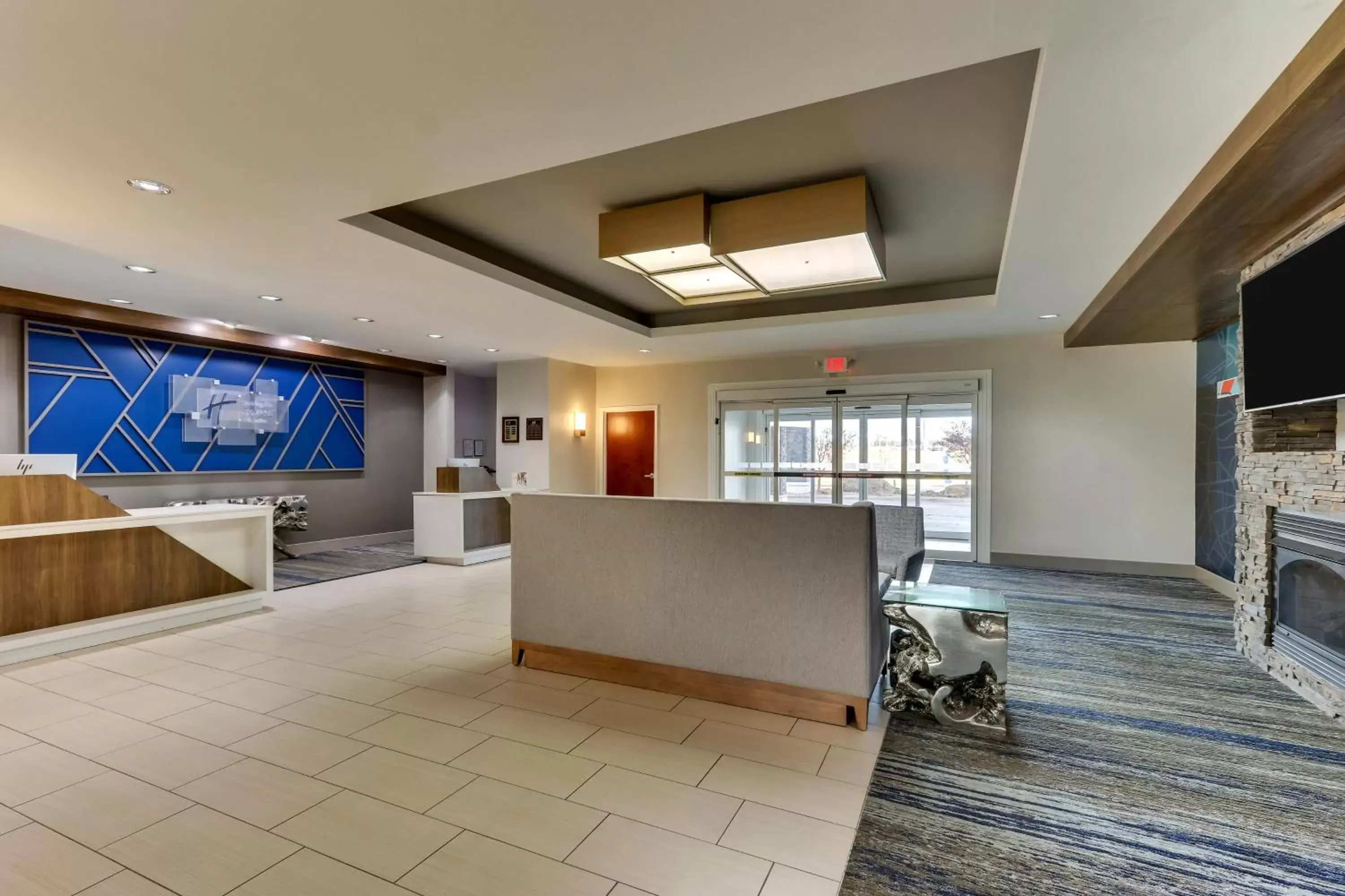 Property building, Lobby/Reception in Holiday Inn Express & Suites - Ardmore, an IHG Hotel