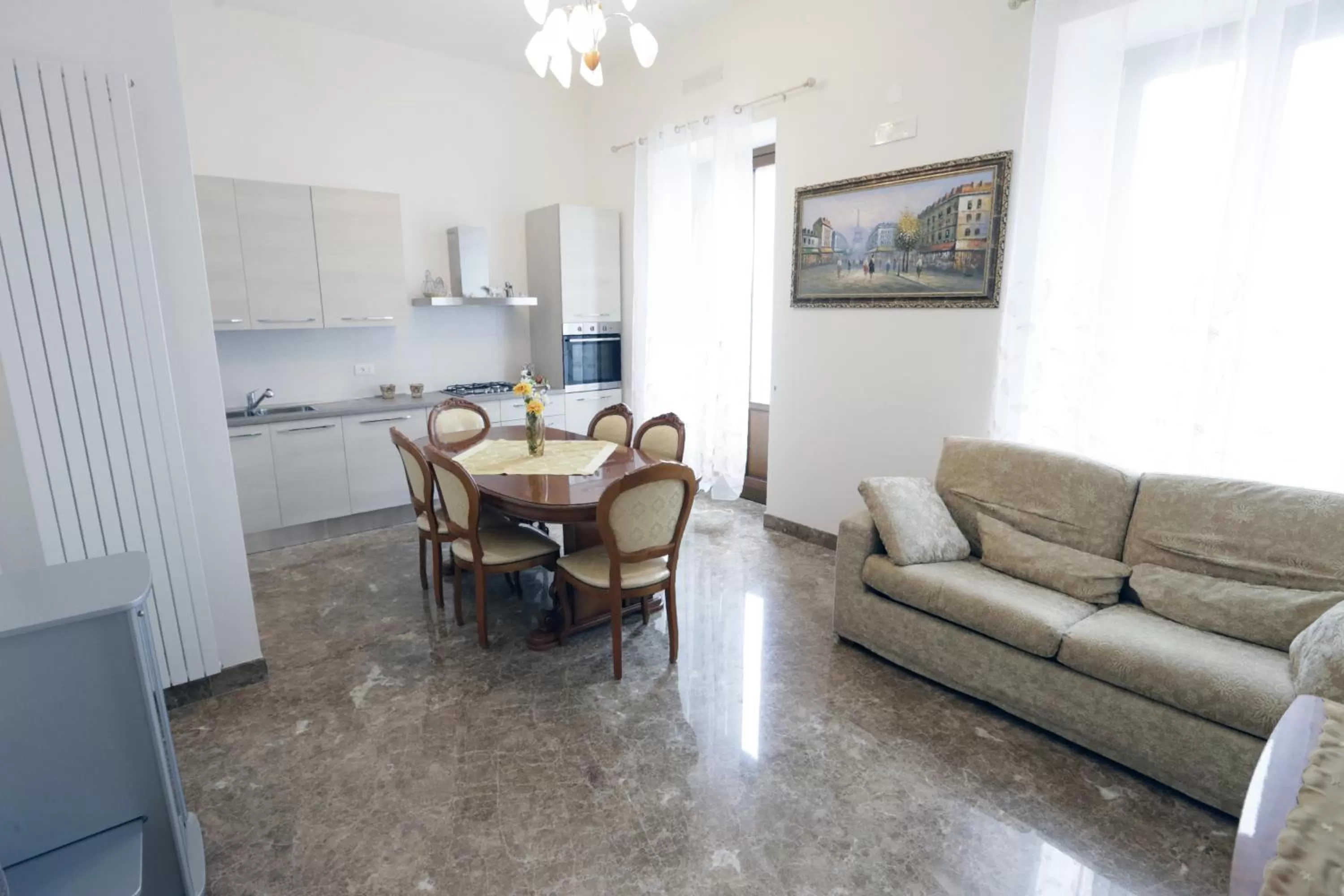 Dining Area in L'ARTE DI VENERE SUITE