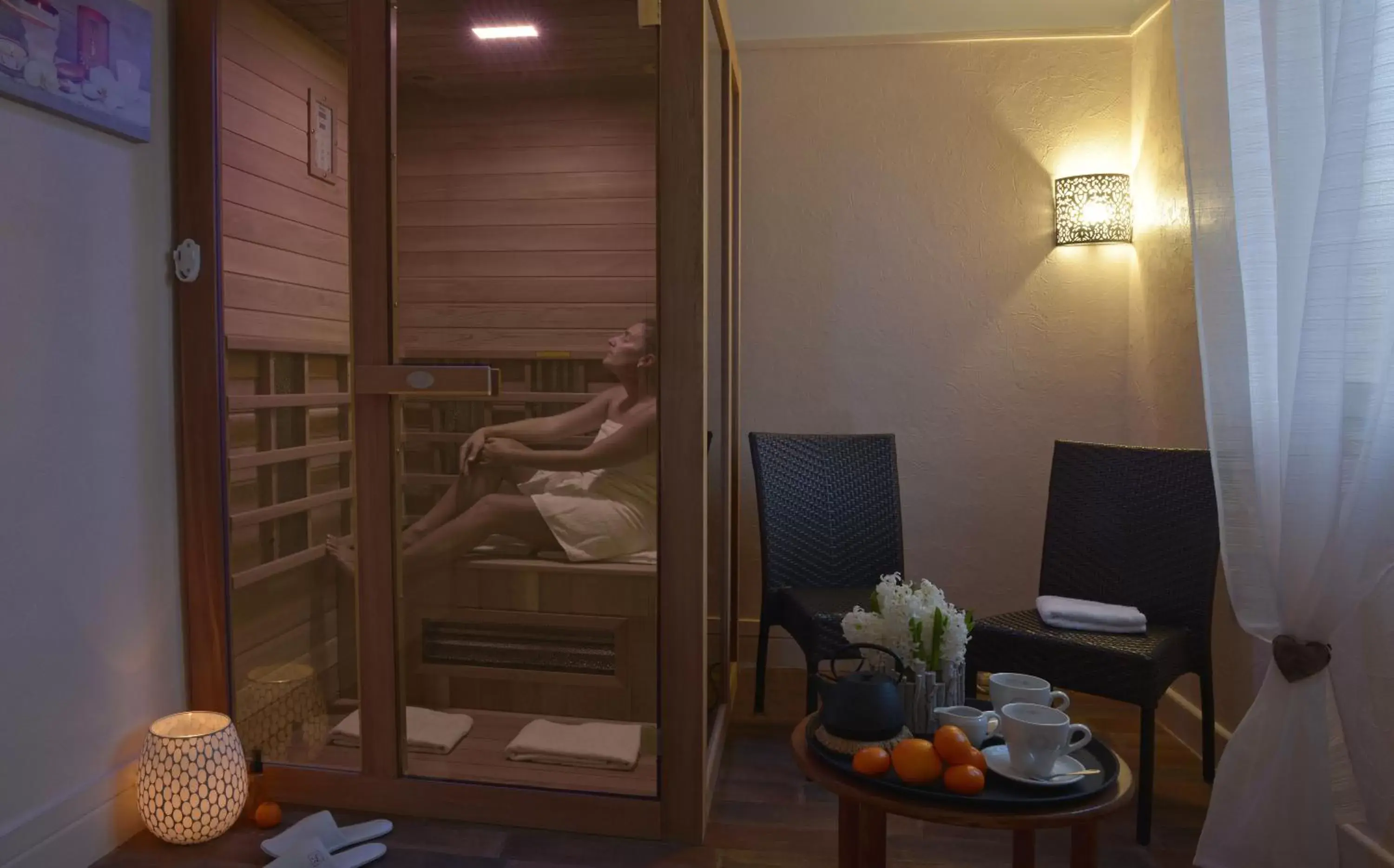 Sauna in Logis Hotel Le Continental