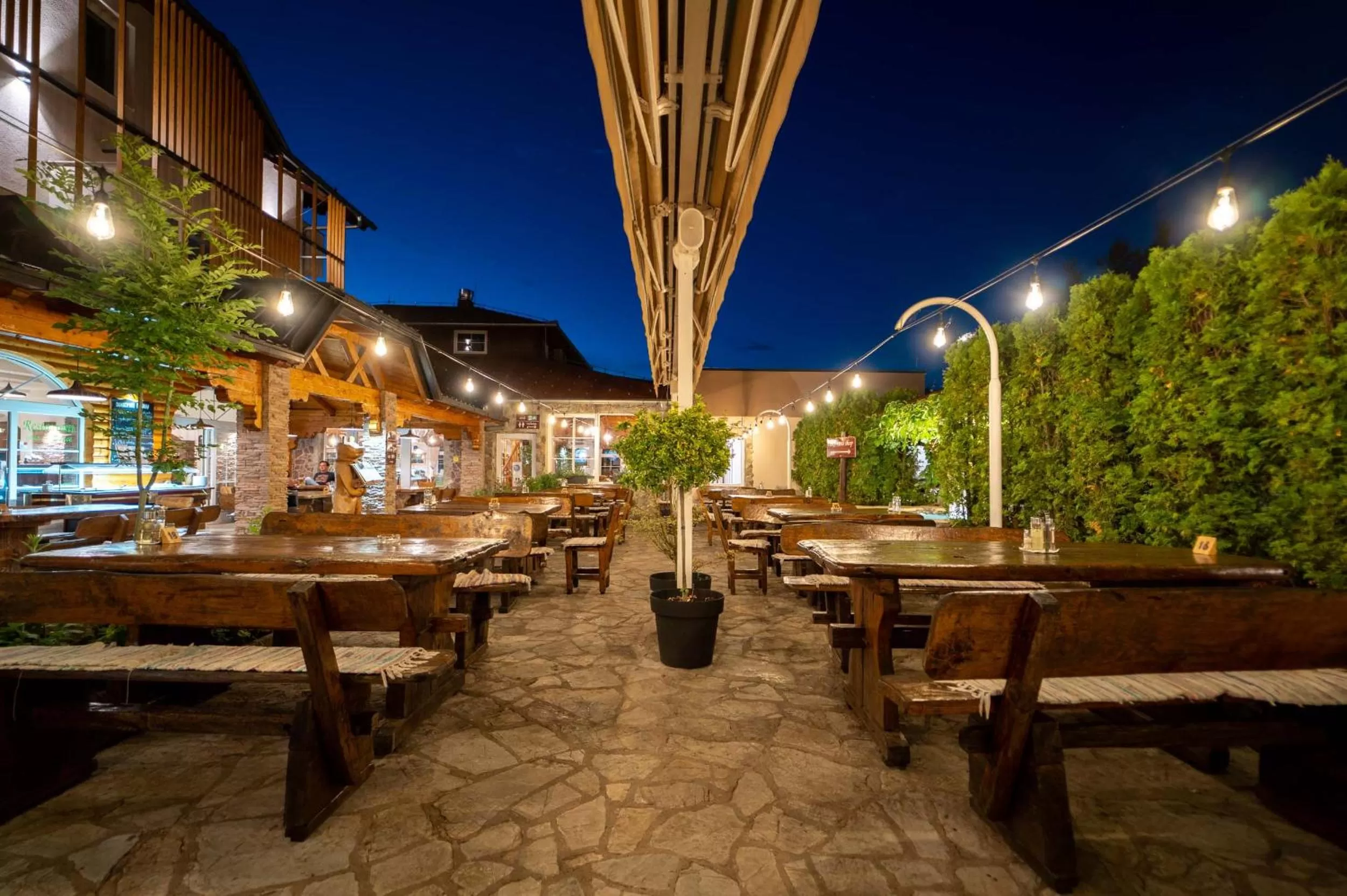 Restaurant/places to eat in Hotel Mirjana & Rastoke