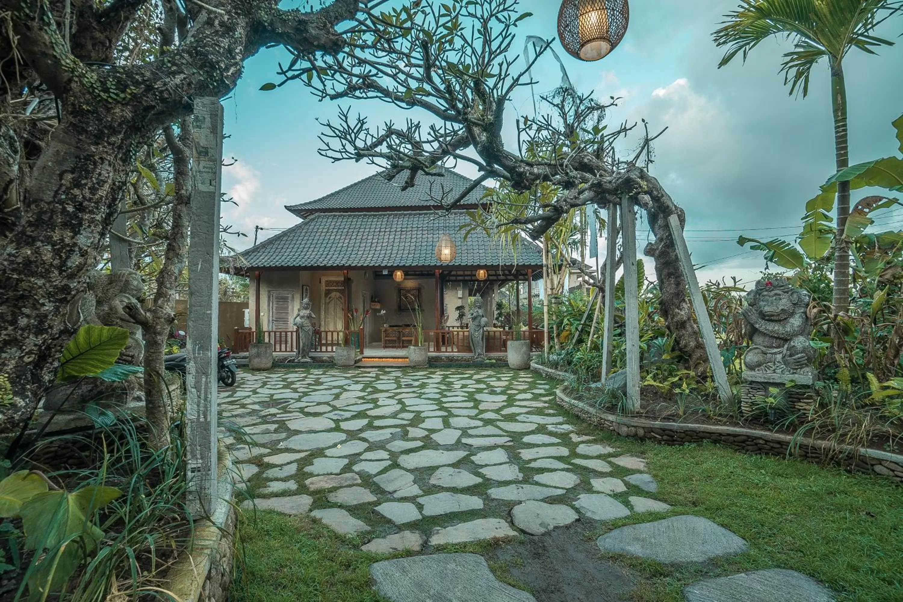 Property building in Gerindem Cottages