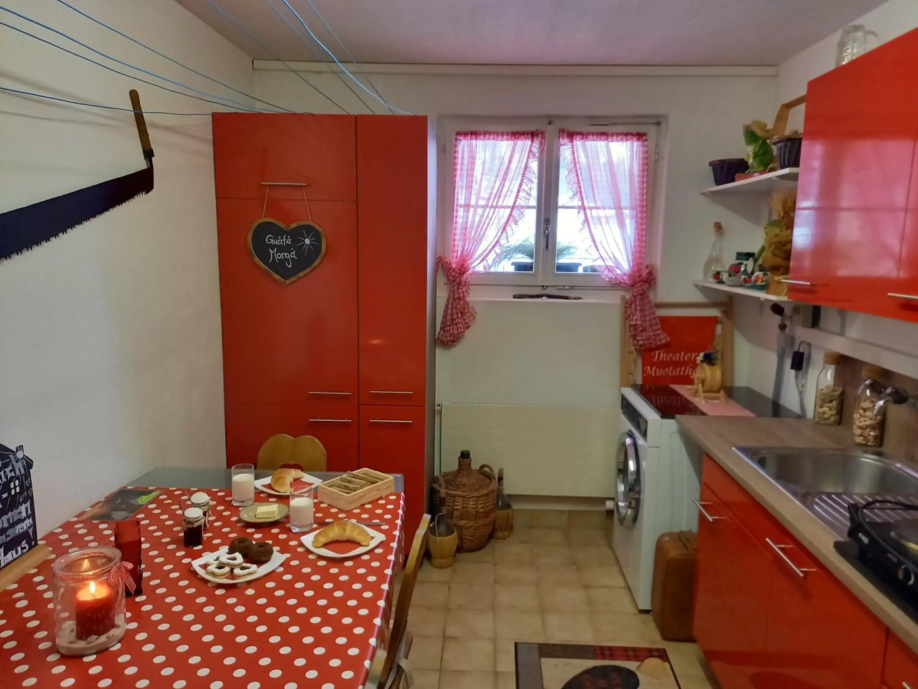 Communal kitchen, Kitchen/Kitchenette in Bnbetschart