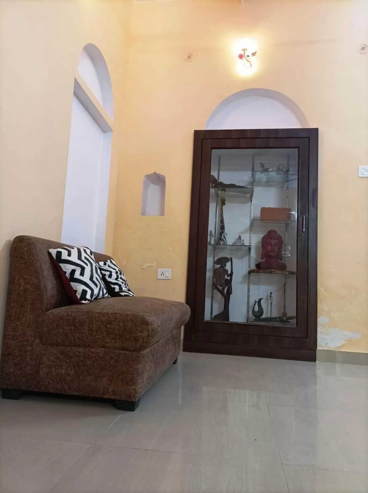 Seating area in Foreigners Inn