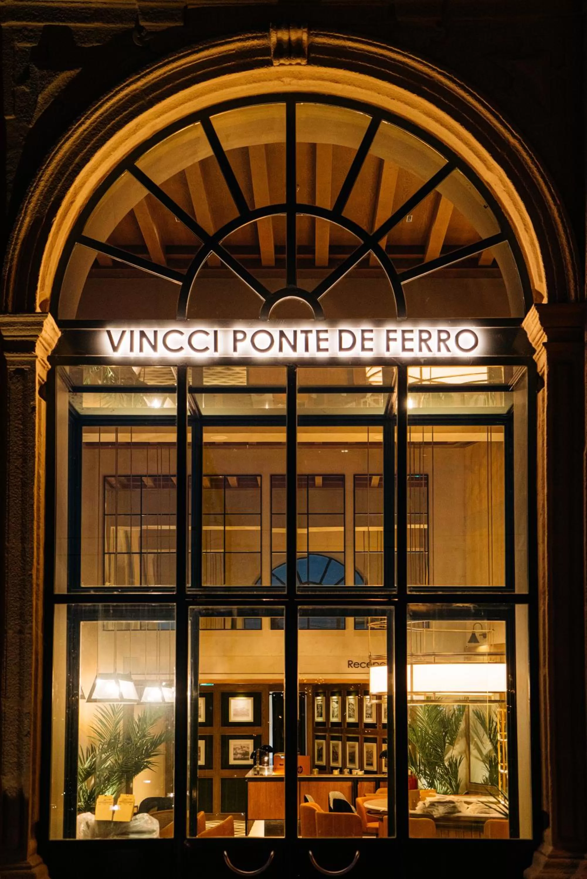 Facade/entrance in Vincci Ponte de Ferro