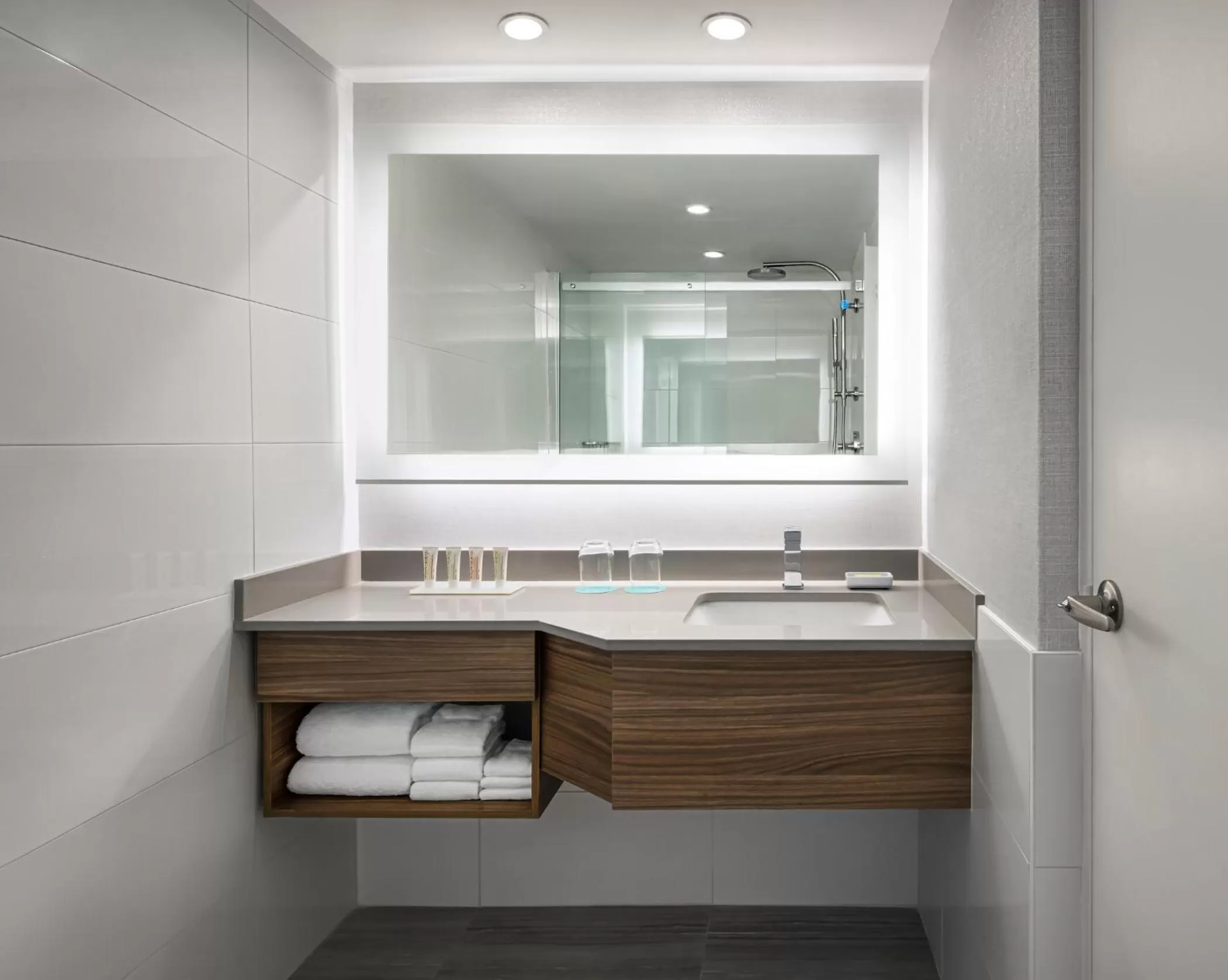 Bathroom in SENS Høtel