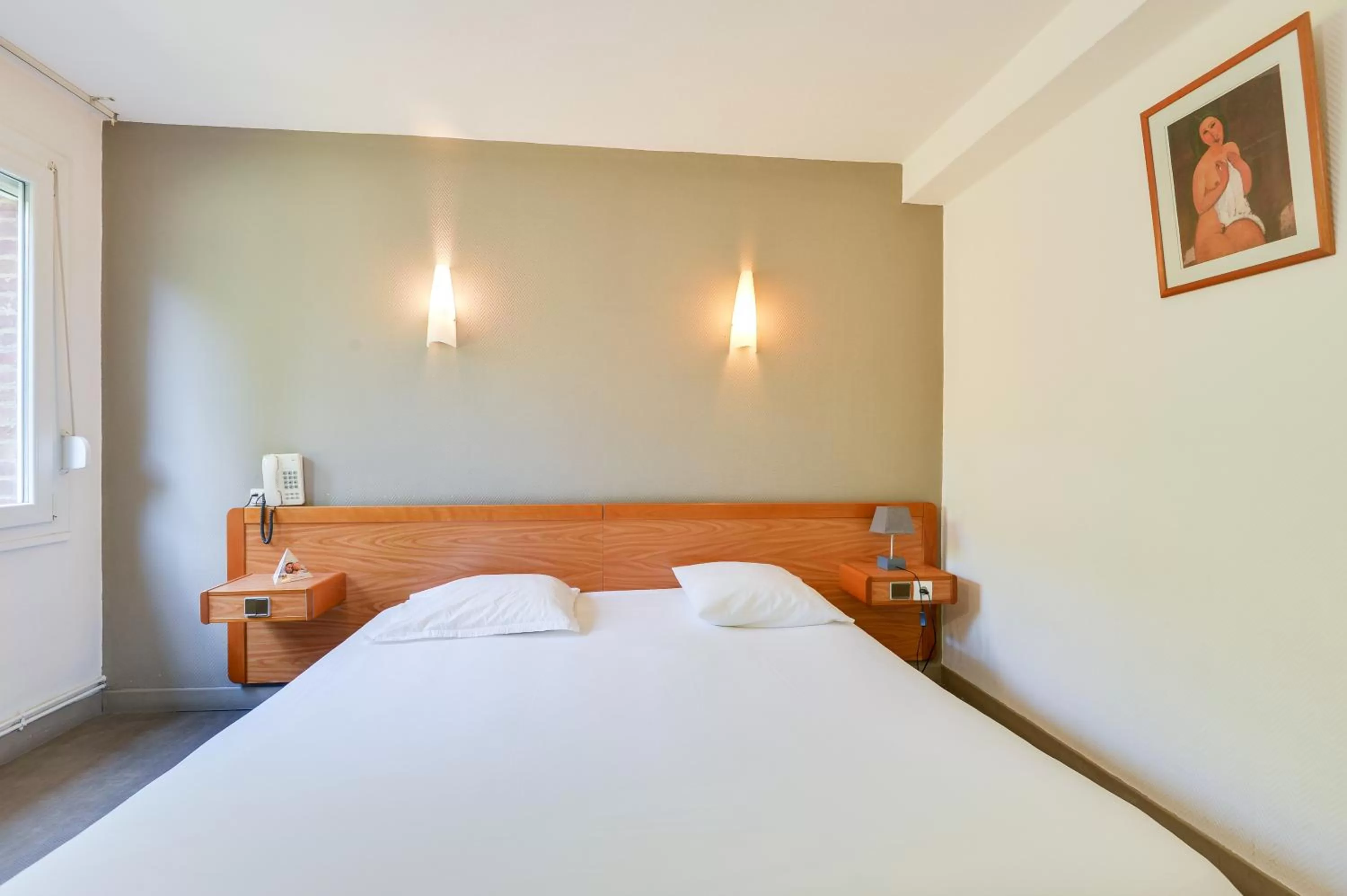 Standard Double Room with Bath in Brit Hotel Notre Dame