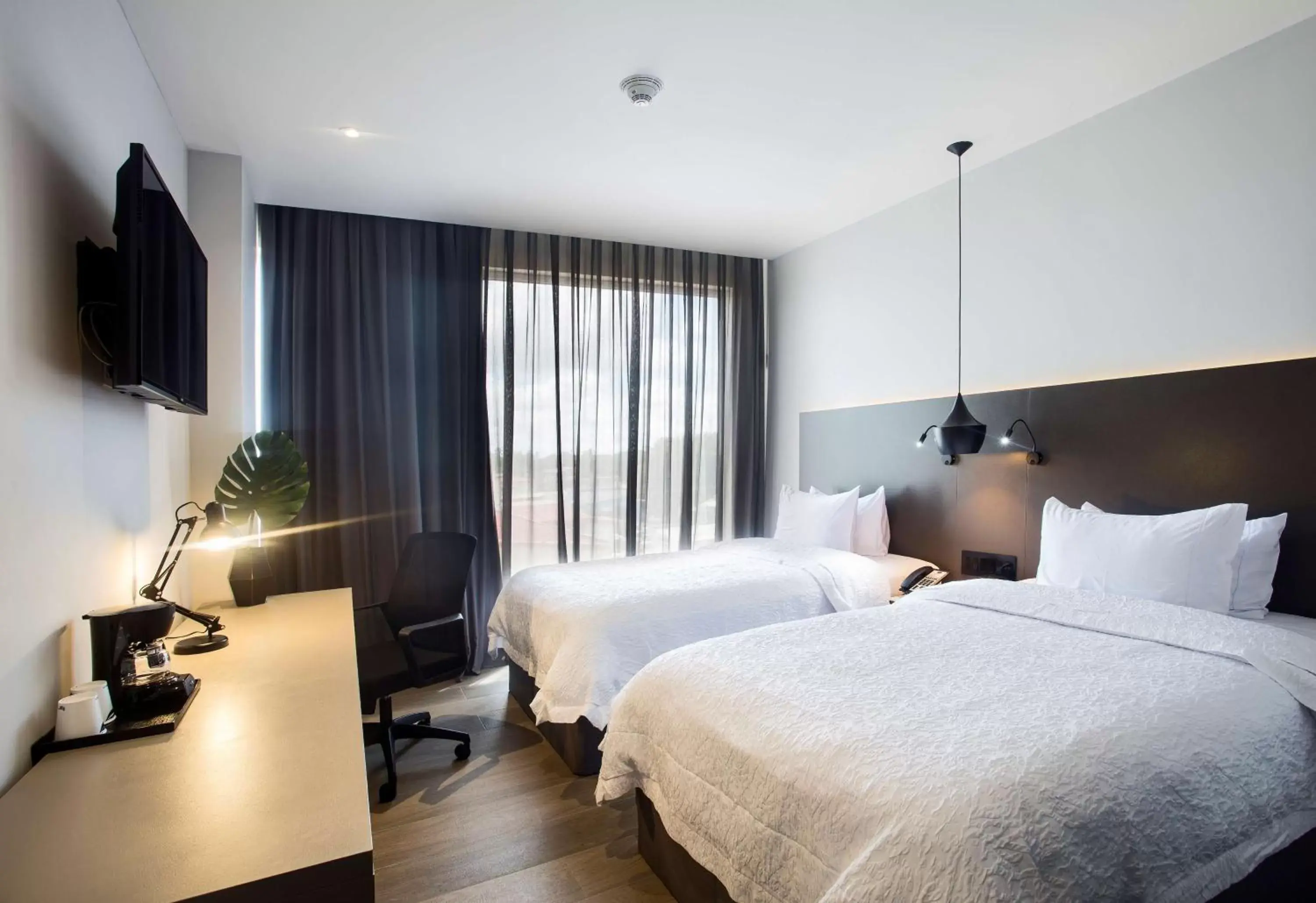 Bedroom, Bed in Hampton by Hilton David, Panamá Bedroom, Bed in Hampton by Hilton David, Panamá