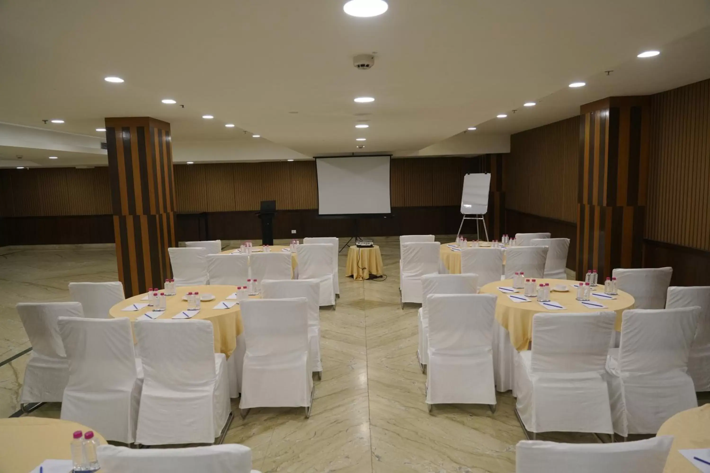 Meeting/conference room, Banquet Facilities in Four Points by Sheraton Vadodara