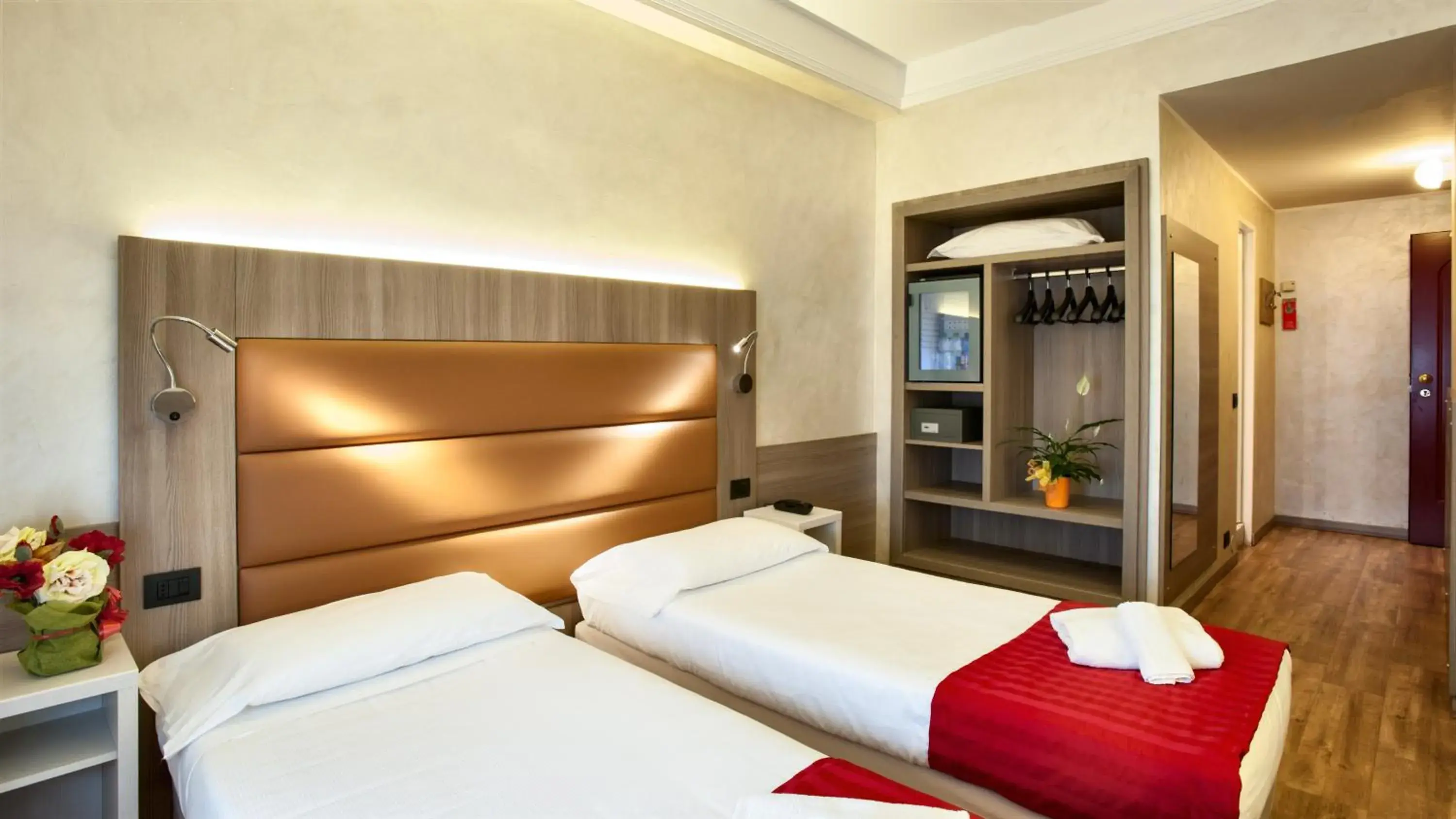Bedroom, Bed in Hotel Gamma