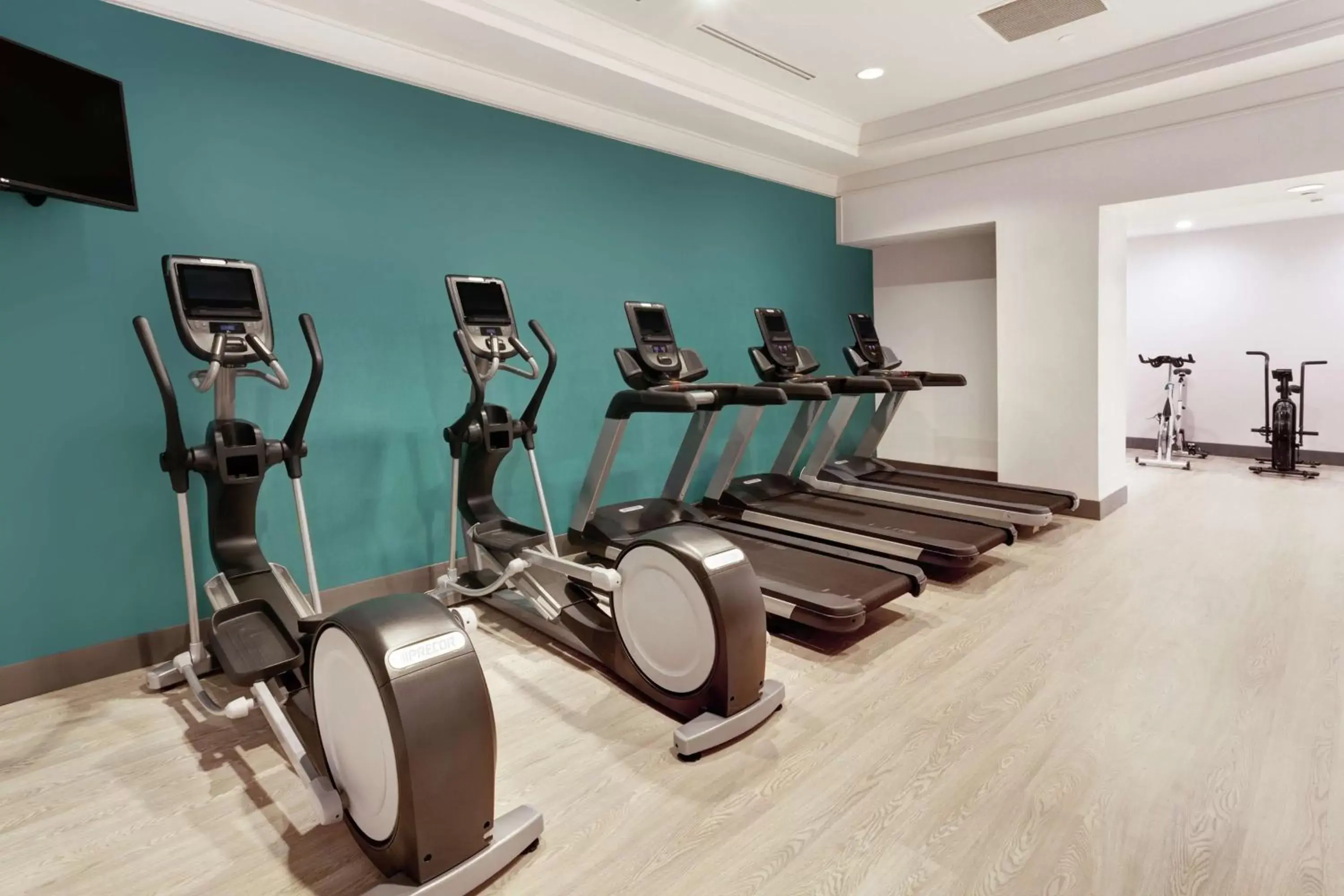 Fitness centre/facilities, Fitness Center/Facilities in Hilton Garden Inn Evanston