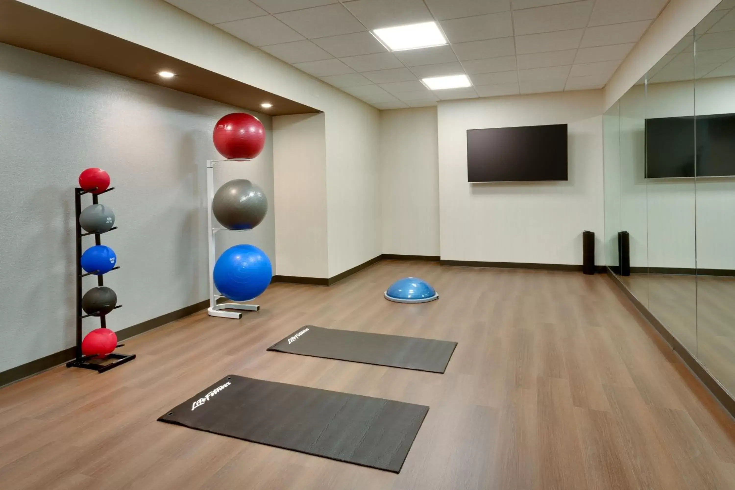 Fitness centre/facilities, Fitness Center/Facilities in TownePlace Suites by Marriott Los Angeles LAX/Hawthorne