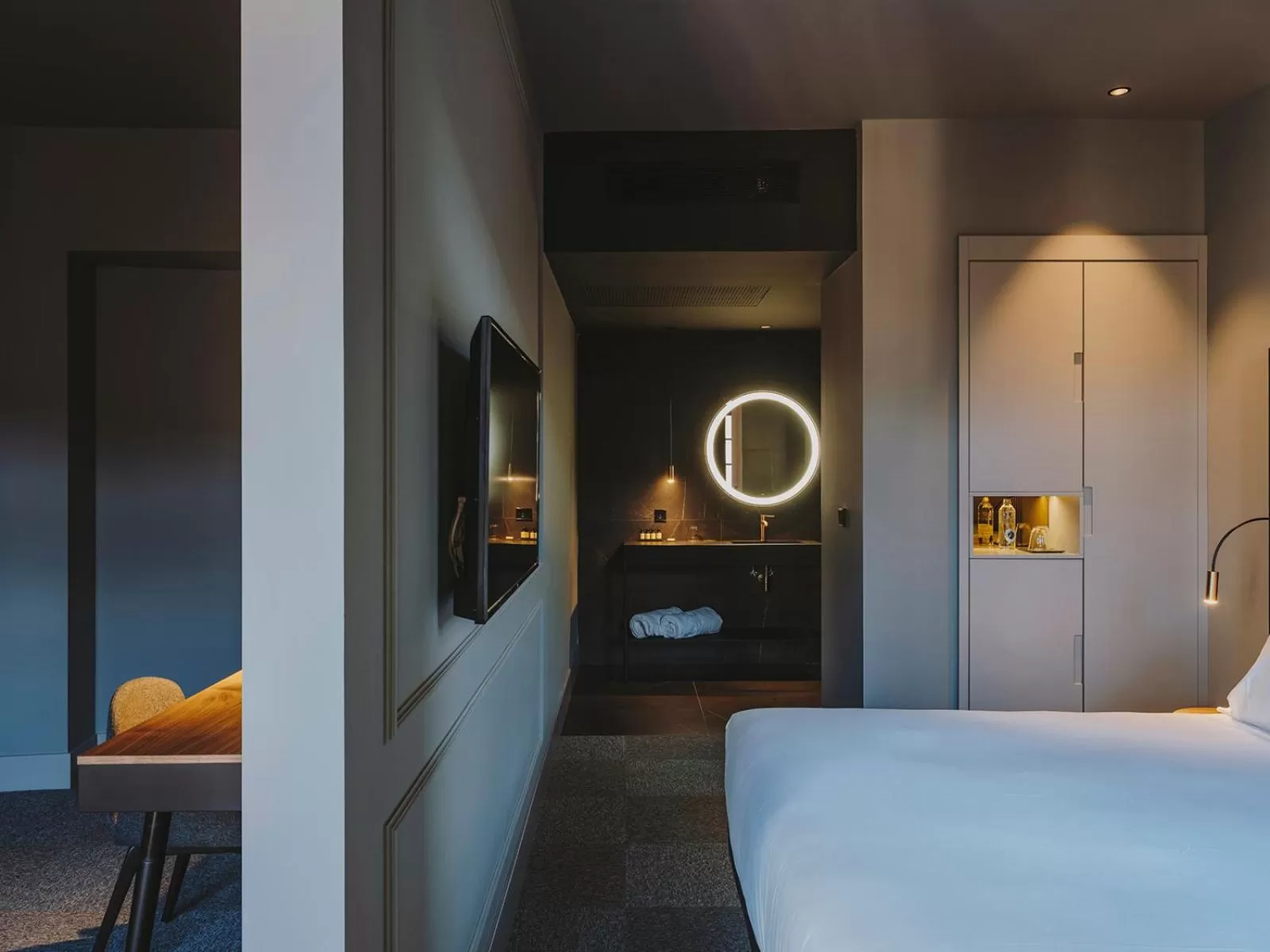 Photo of the whole room, Bed in El Môderne Hotel