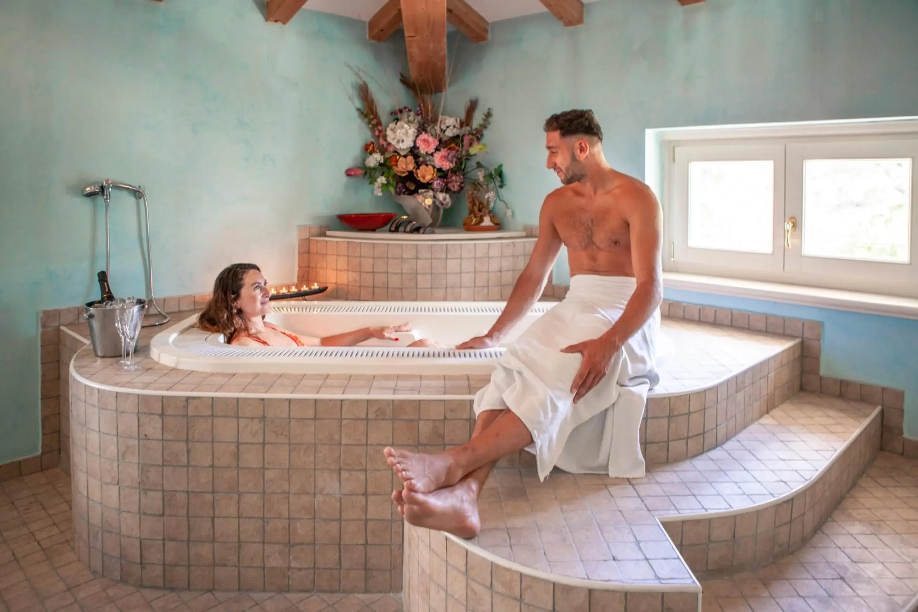 Hot Tub, Guests in Hotel Olivo