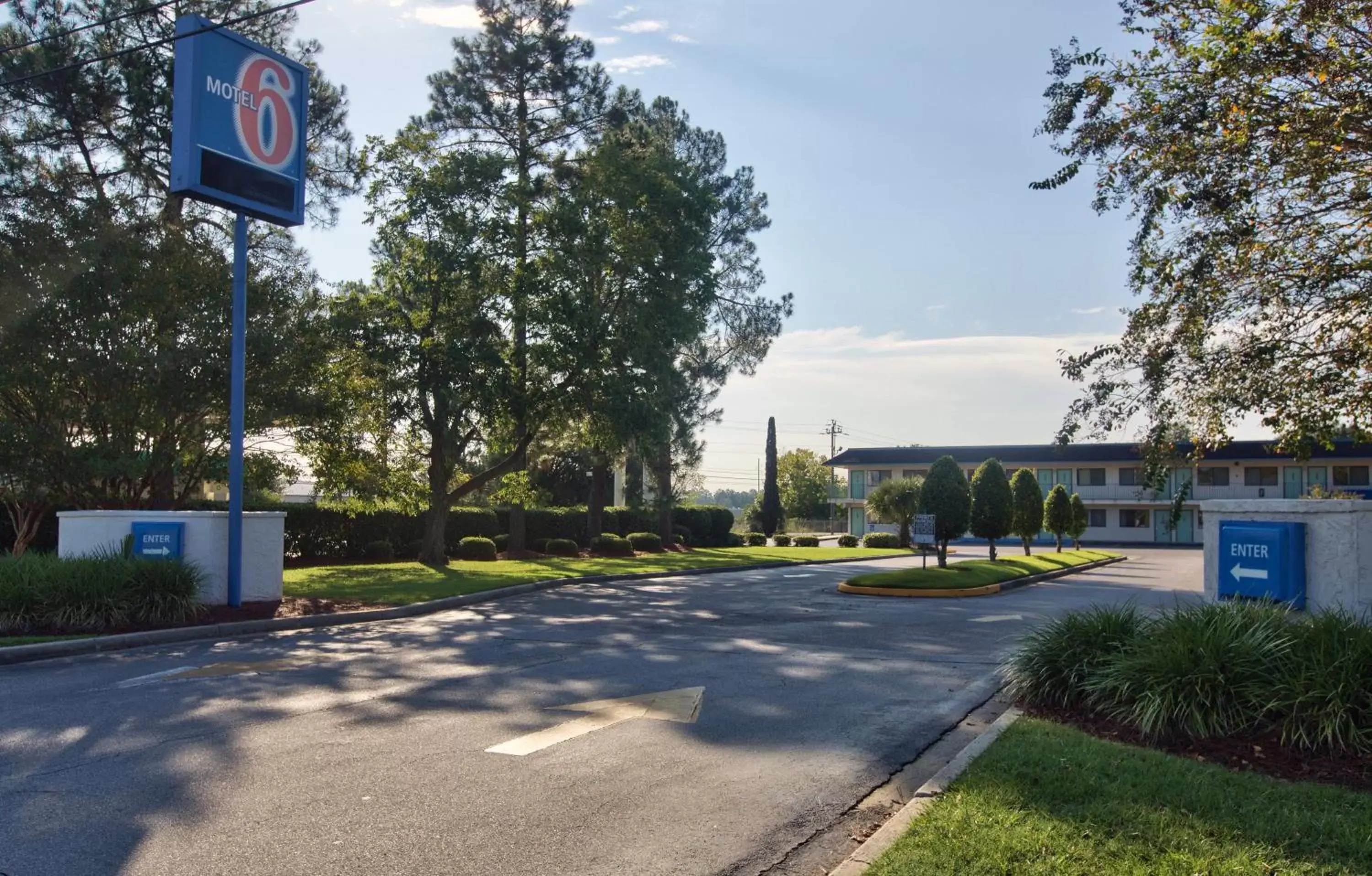 Property Building in Motel 6-Valdosta, GA - University