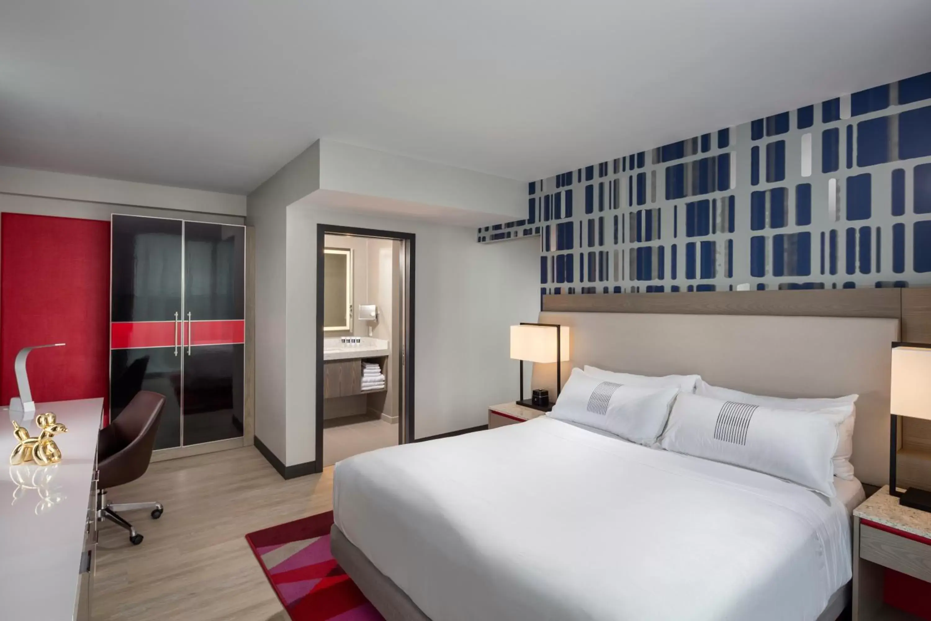 Bedroom, Bed in The Summit Hotel Bedroom, Bed in The Summit Hotel