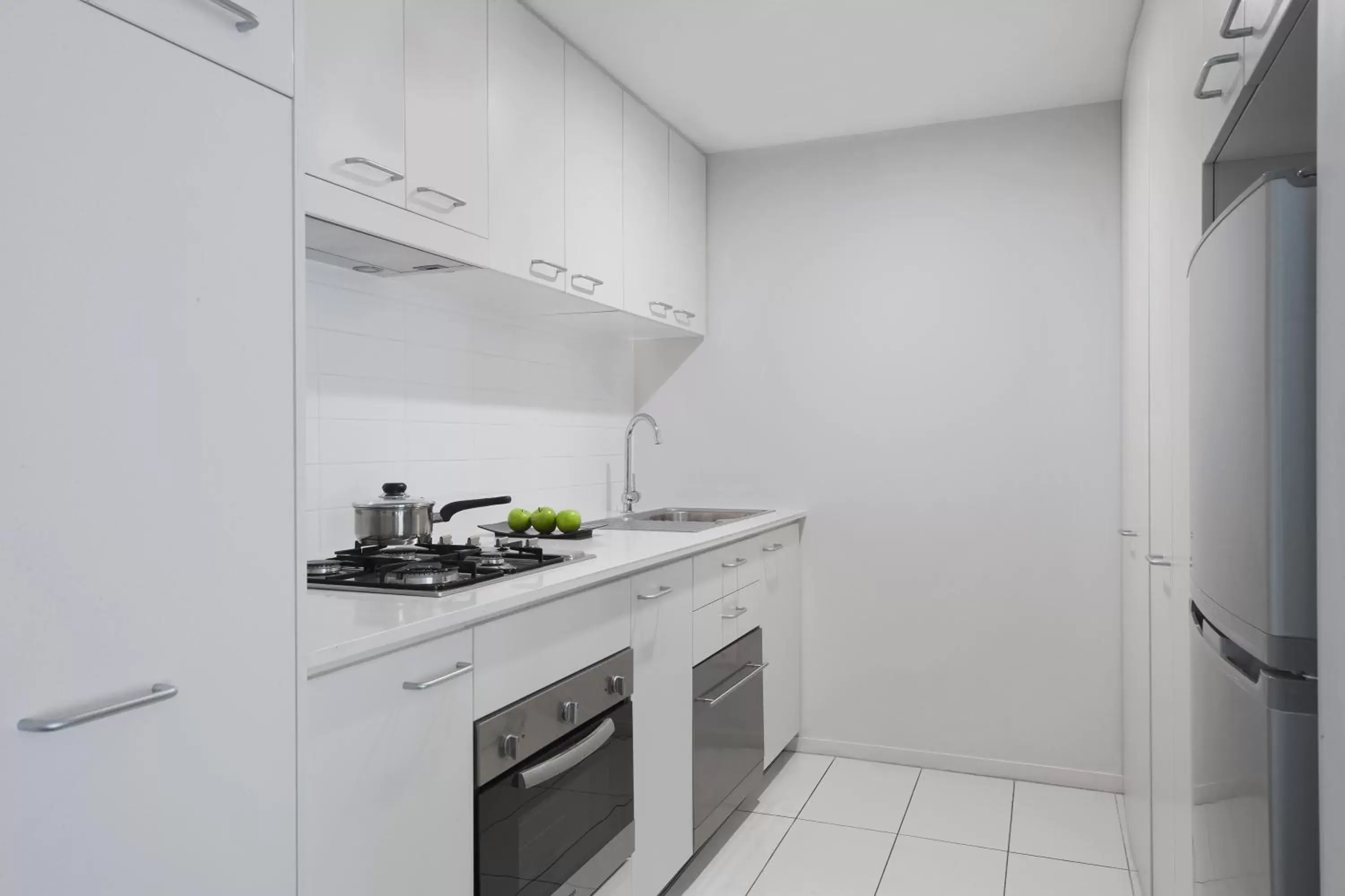 Kitchen or kitchenette, Kitchen/Kitchenette in Mantra Midtown