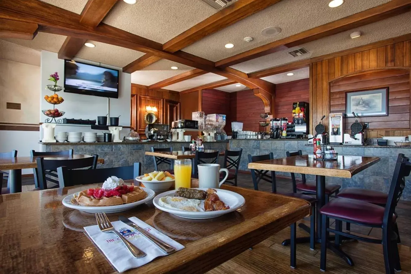 Breakfast in Clover Island Inn Breakfast in Clover Island Inn