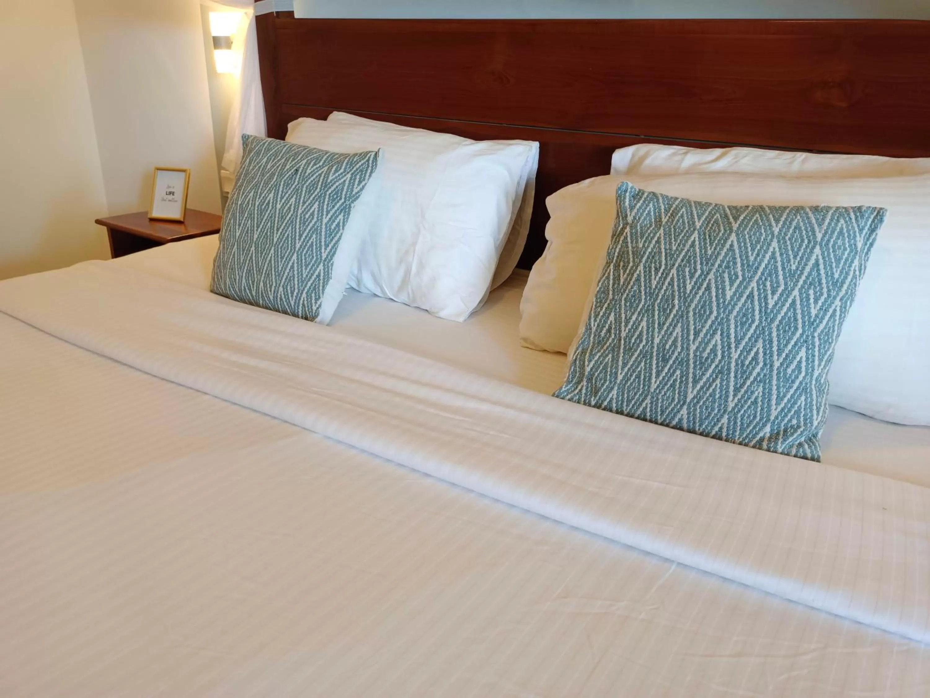 Bed in Weligama Ocean Breeze