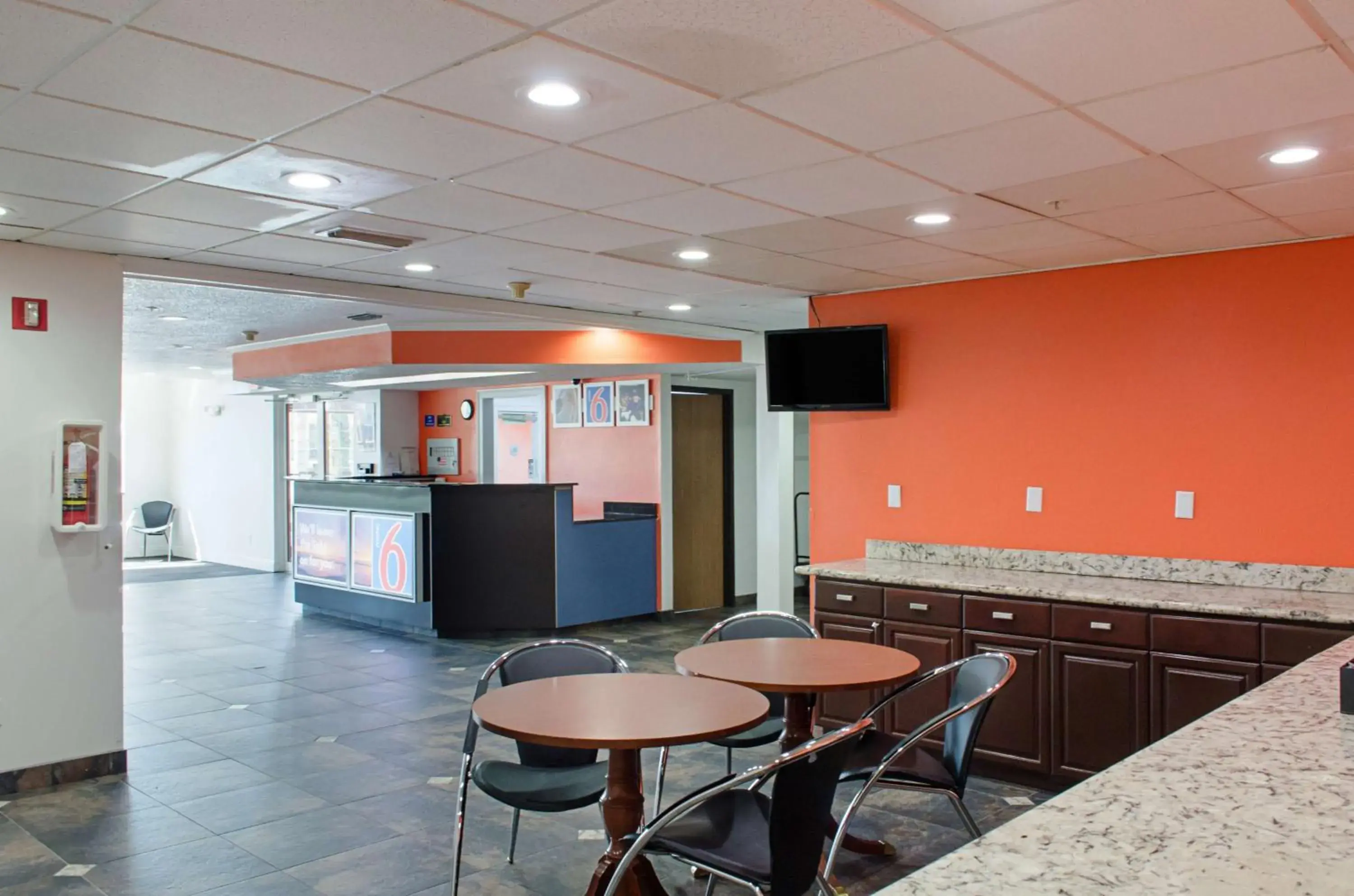 Restaurant/places to eat in Motel 6-Mobile, AL Restaurant/places to eat in Motel 6-Mobile, AL