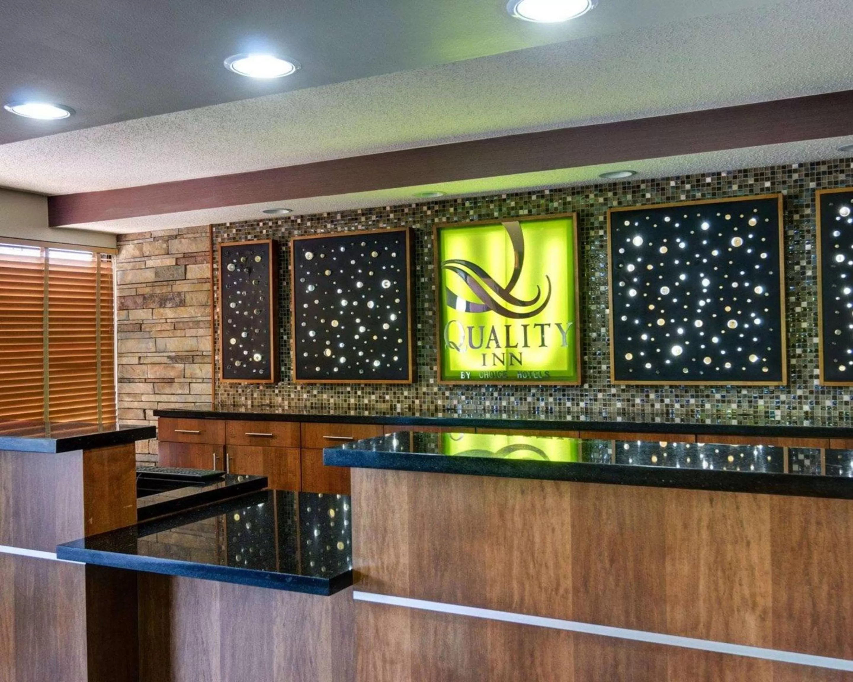 Lobby or reception in Quality Inn Fort Smith I-540