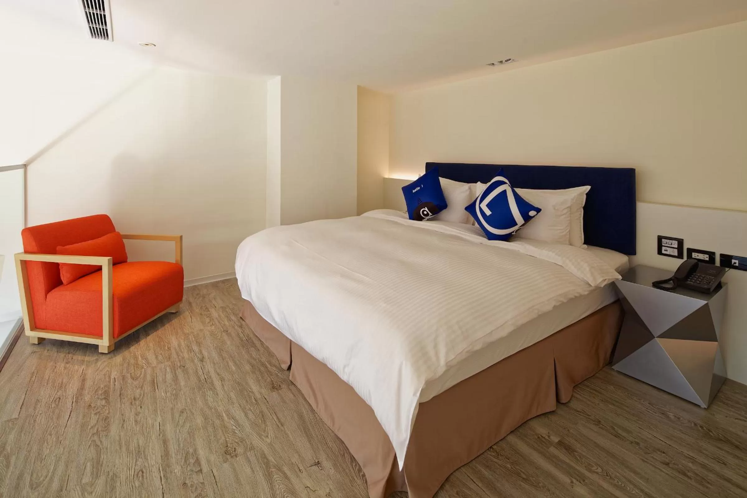 Loft Double Room in Hotel 7 Taichung