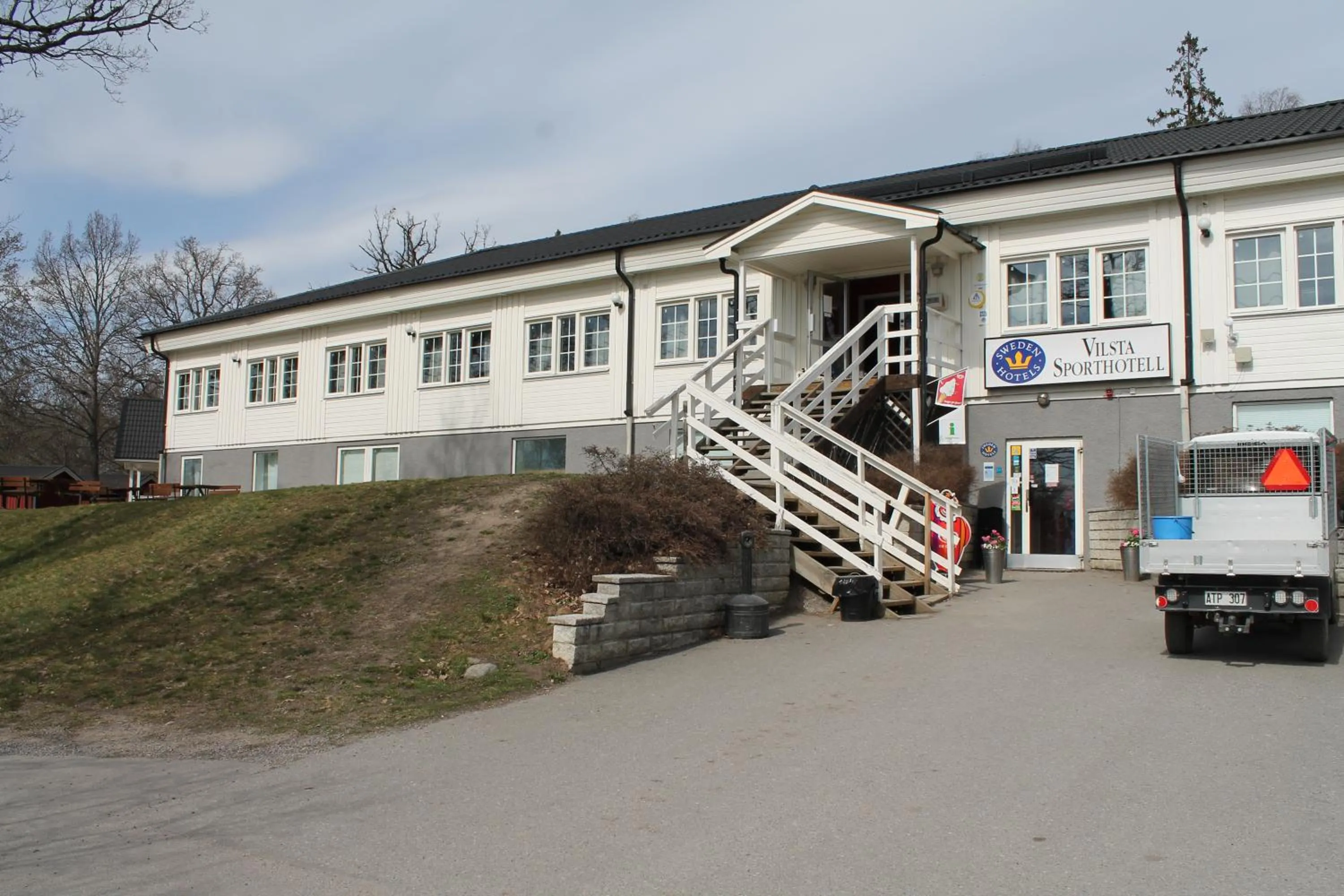 Property building in Sure Hotel by Best Western Vilsta Sporthotell