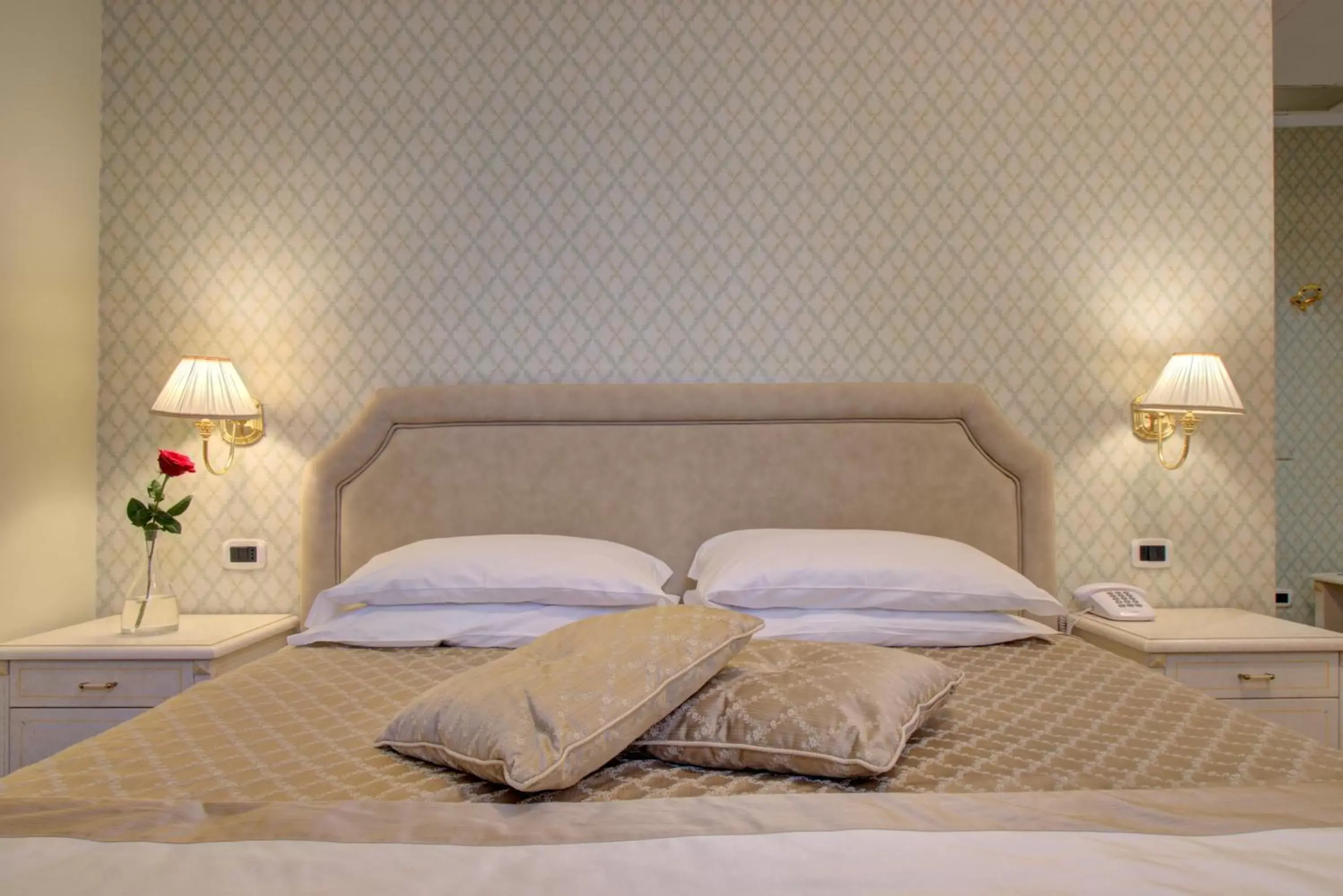 Bed in Hotel La Locanda