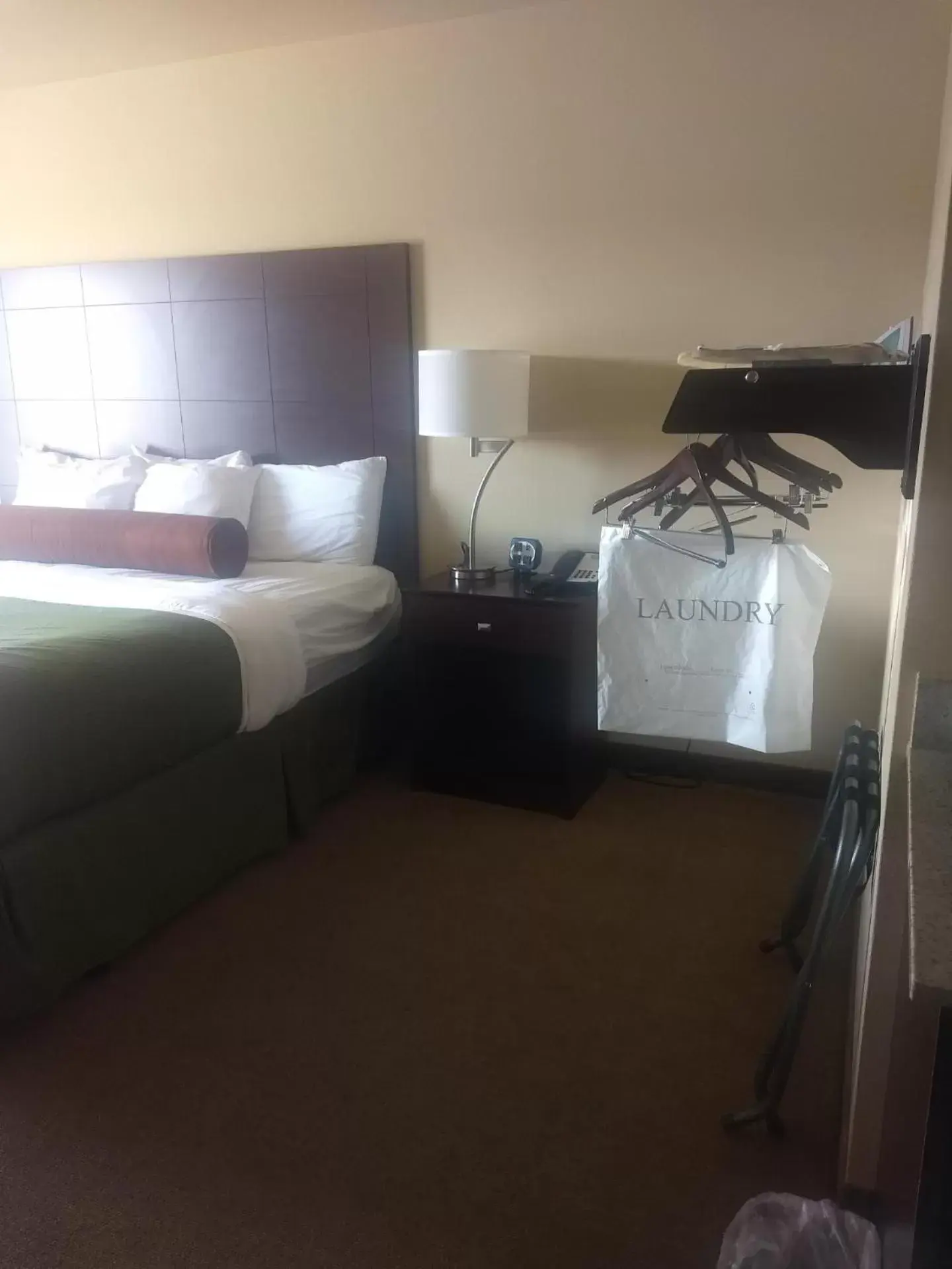 Bed in Cobblestone Hotel and Suites - Crookston