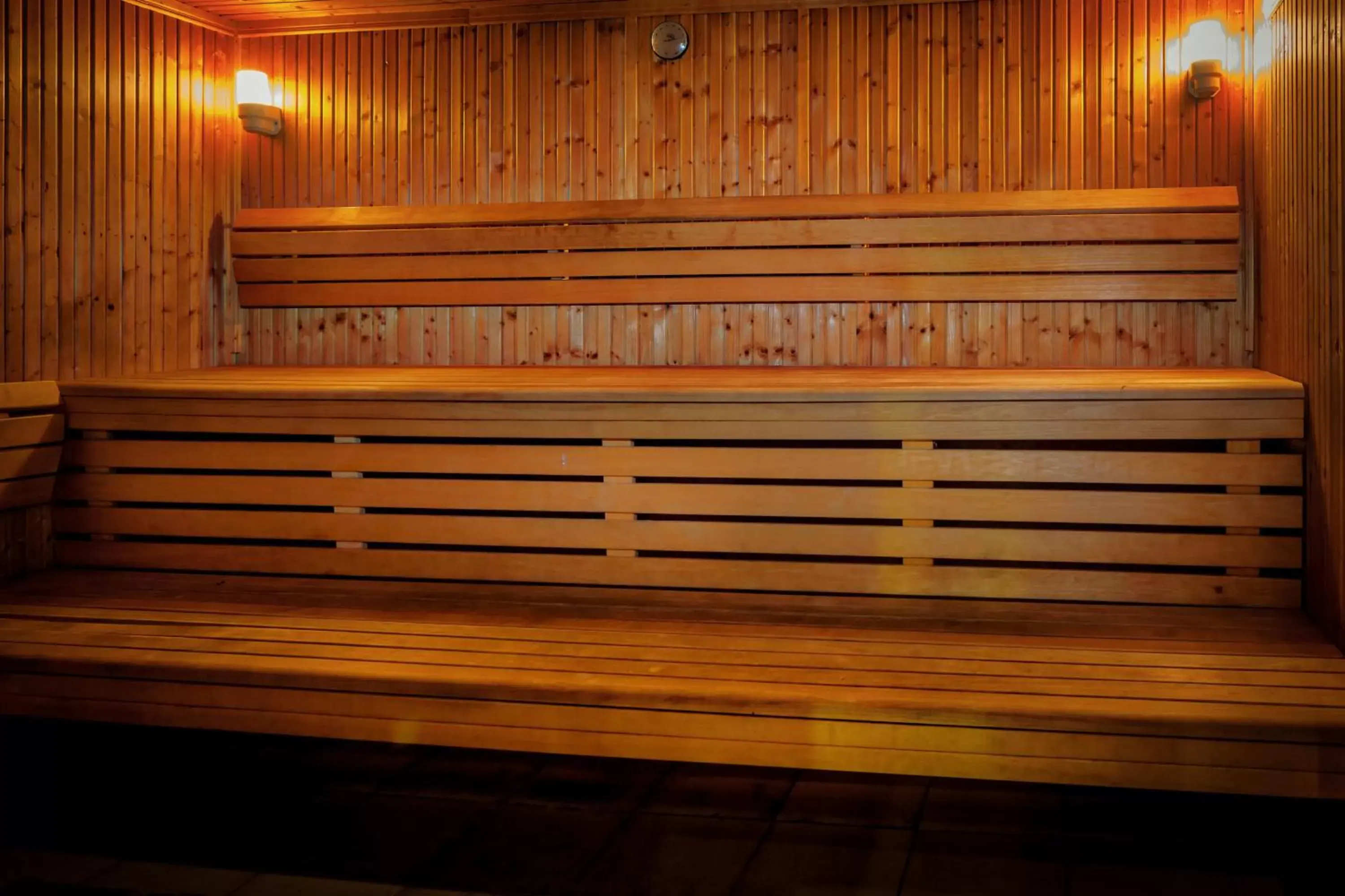 Sauna in Jeddah Grand Hotel