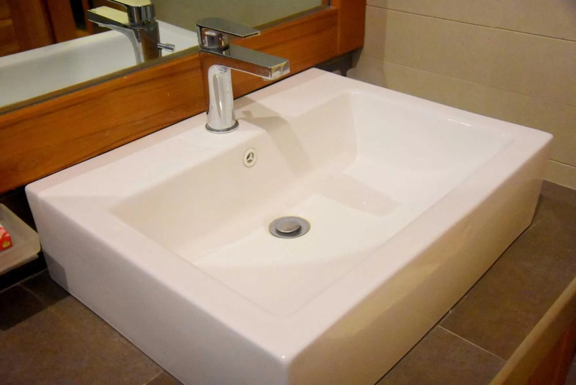 Bathroom in Manuka Hillwood Hotel