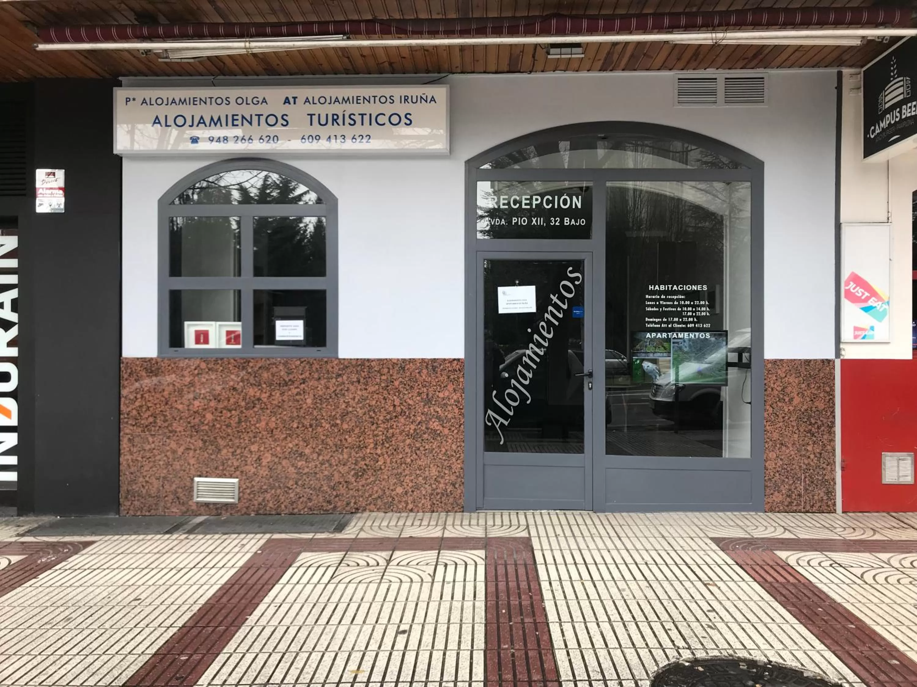 Property building in Alojamientos Iruña