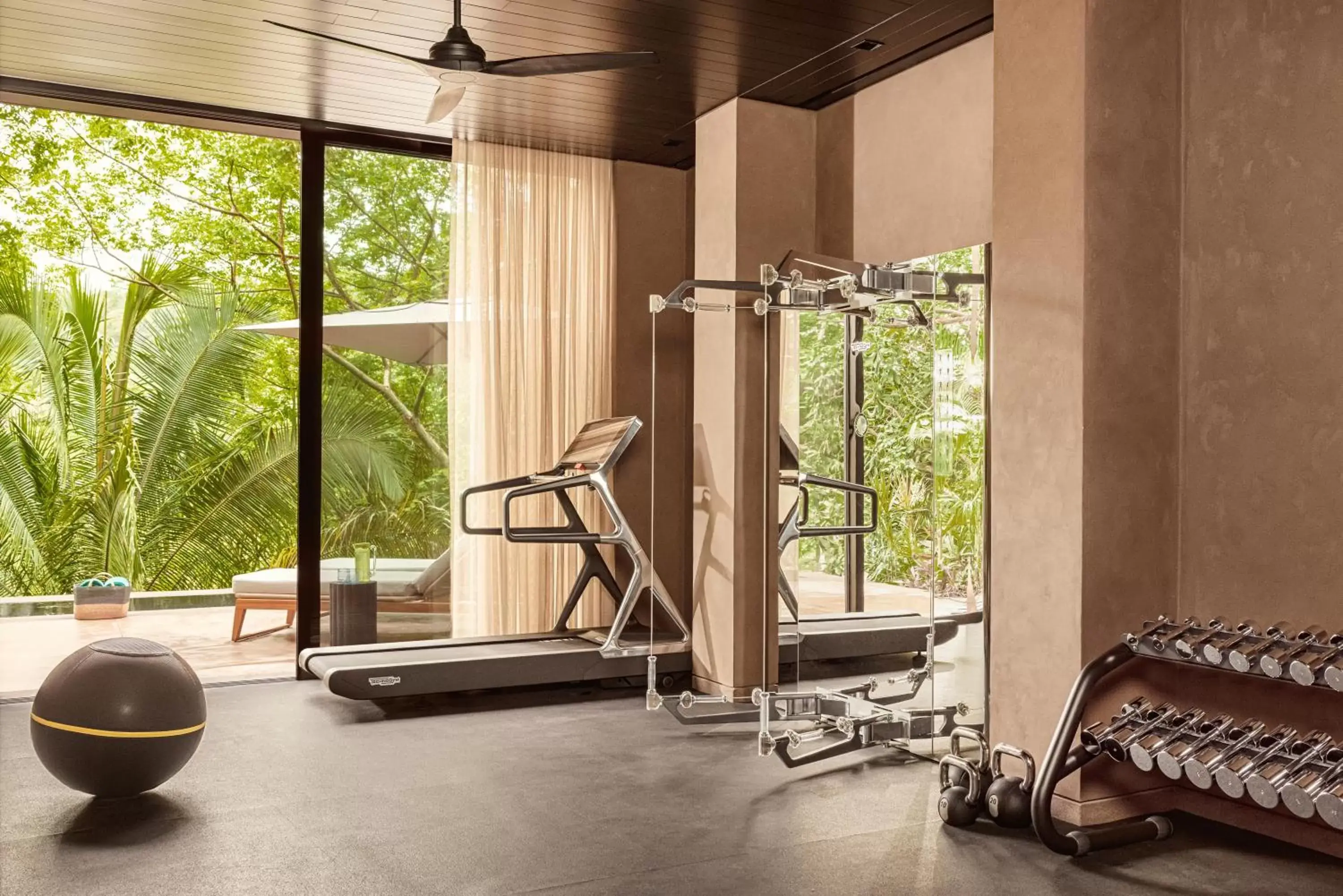 Photo of the whole room, Fitness Center/Facilities in One&Only Mandarina