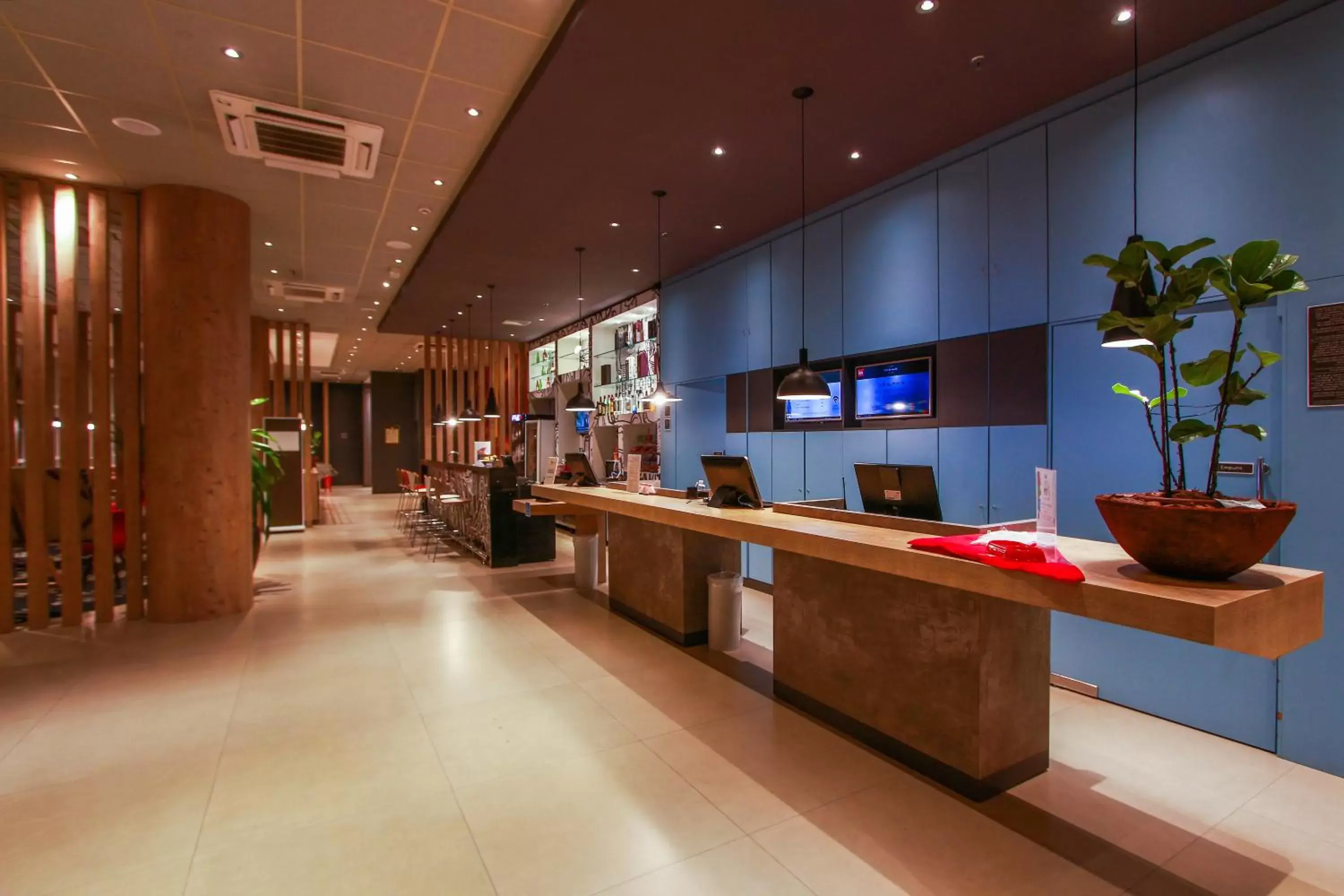 Lobby or reception, Kitchen/Kitchenette in ibis Sinop