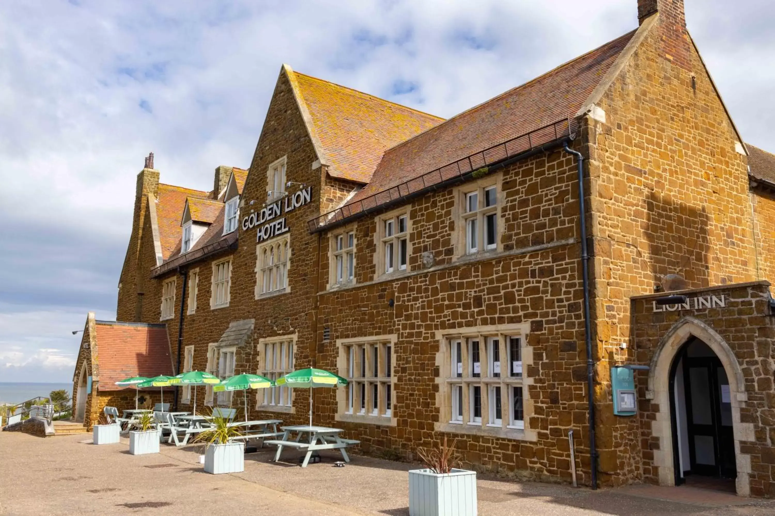 Property Building in The Golden Lion Hotel