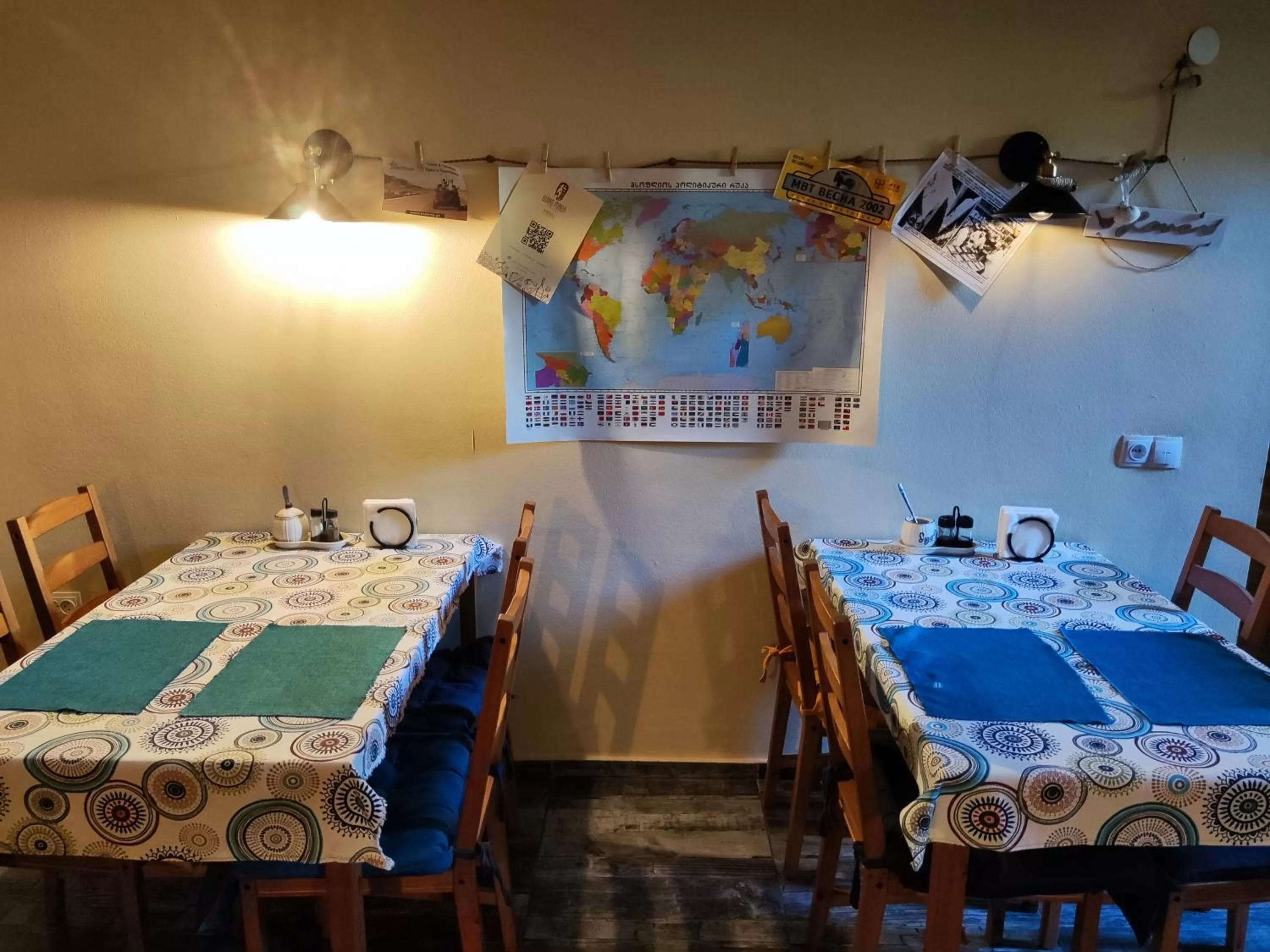 Restaurant/places to eat in Gvino Minda