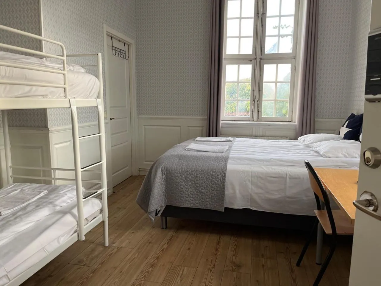 Bed in Halmstad Hotell & Vandrarhem Kaptenshamn