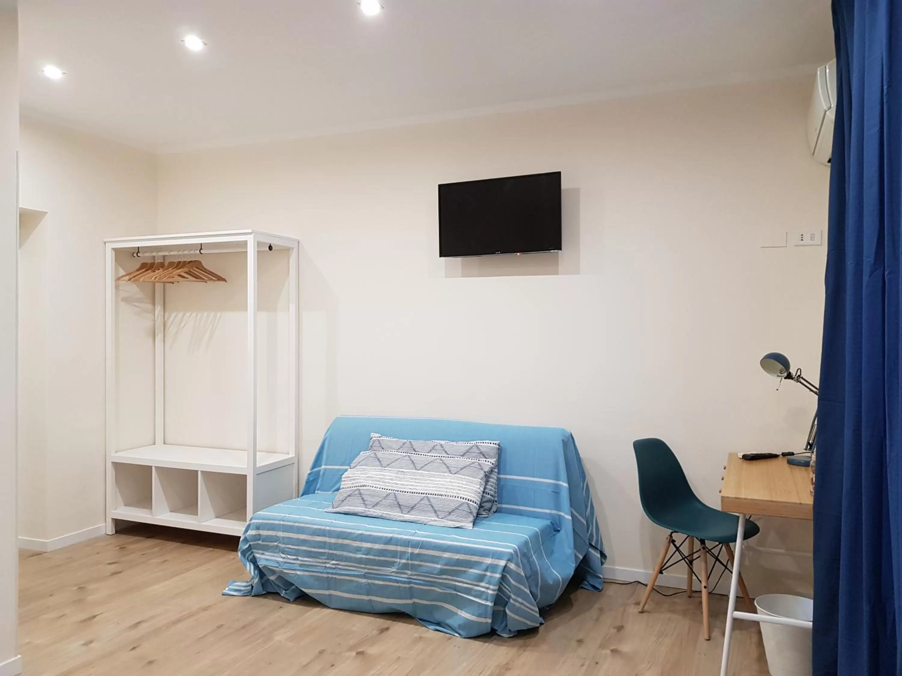 Other, Bed in B&B Gisira