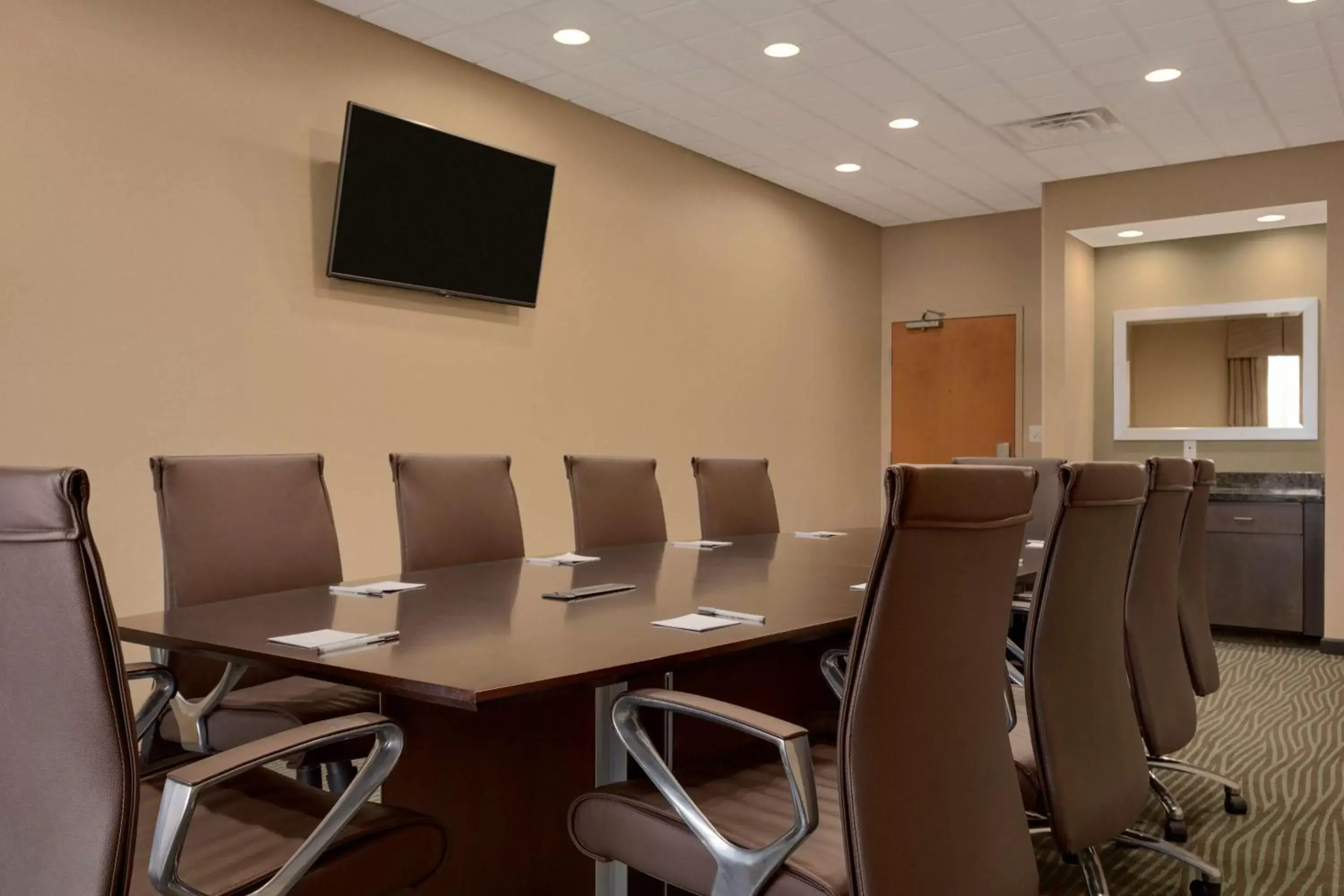 Meeting/conference room in Hampton Inn and Suites Parkersburg Downtown