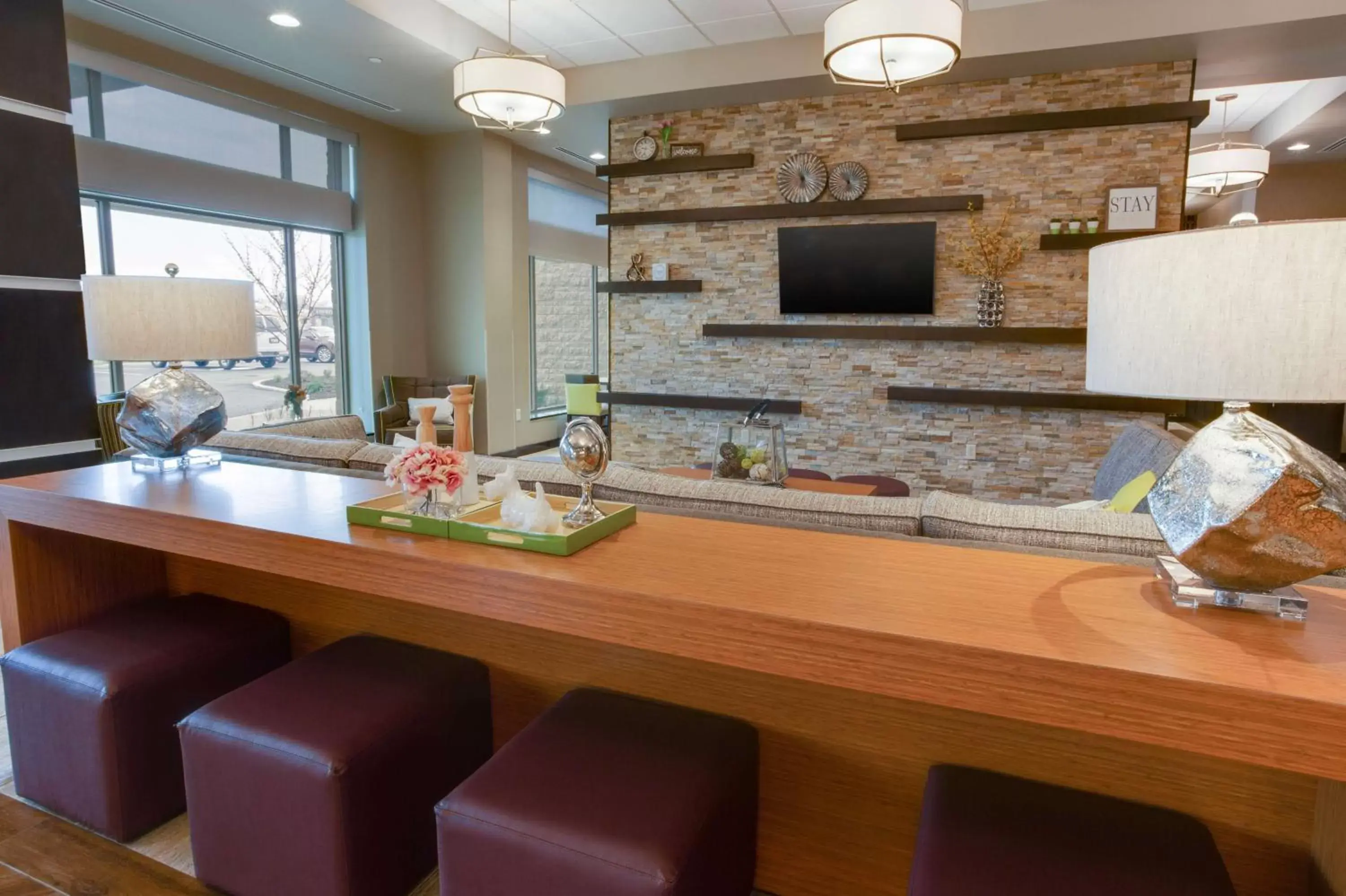 Lobby or reception, TV/Entertainment Center in Drury Inn & Suites Pittsburgh Airport Settlers Ridge