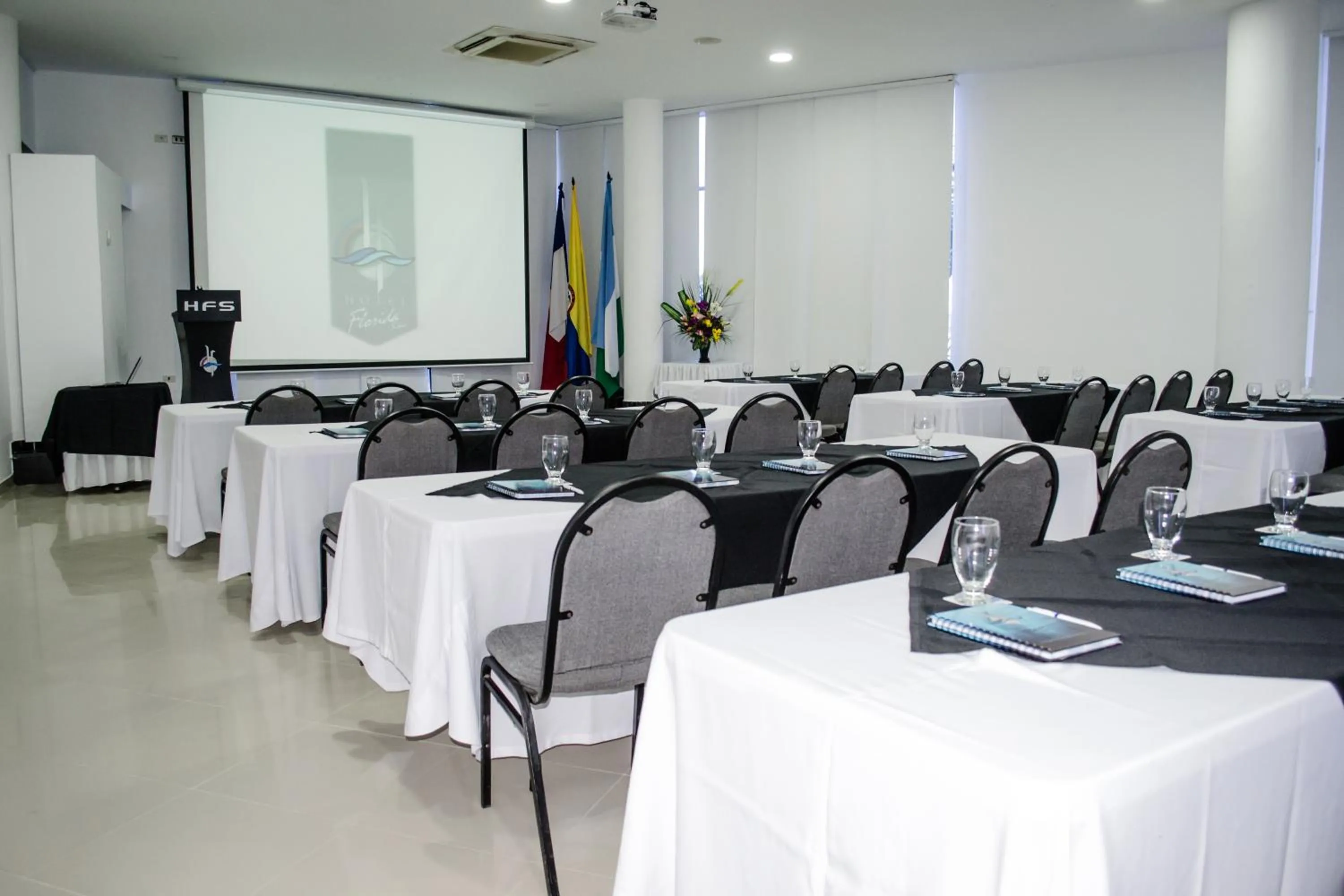 TV and multimedia in Hotel Florida Sinú