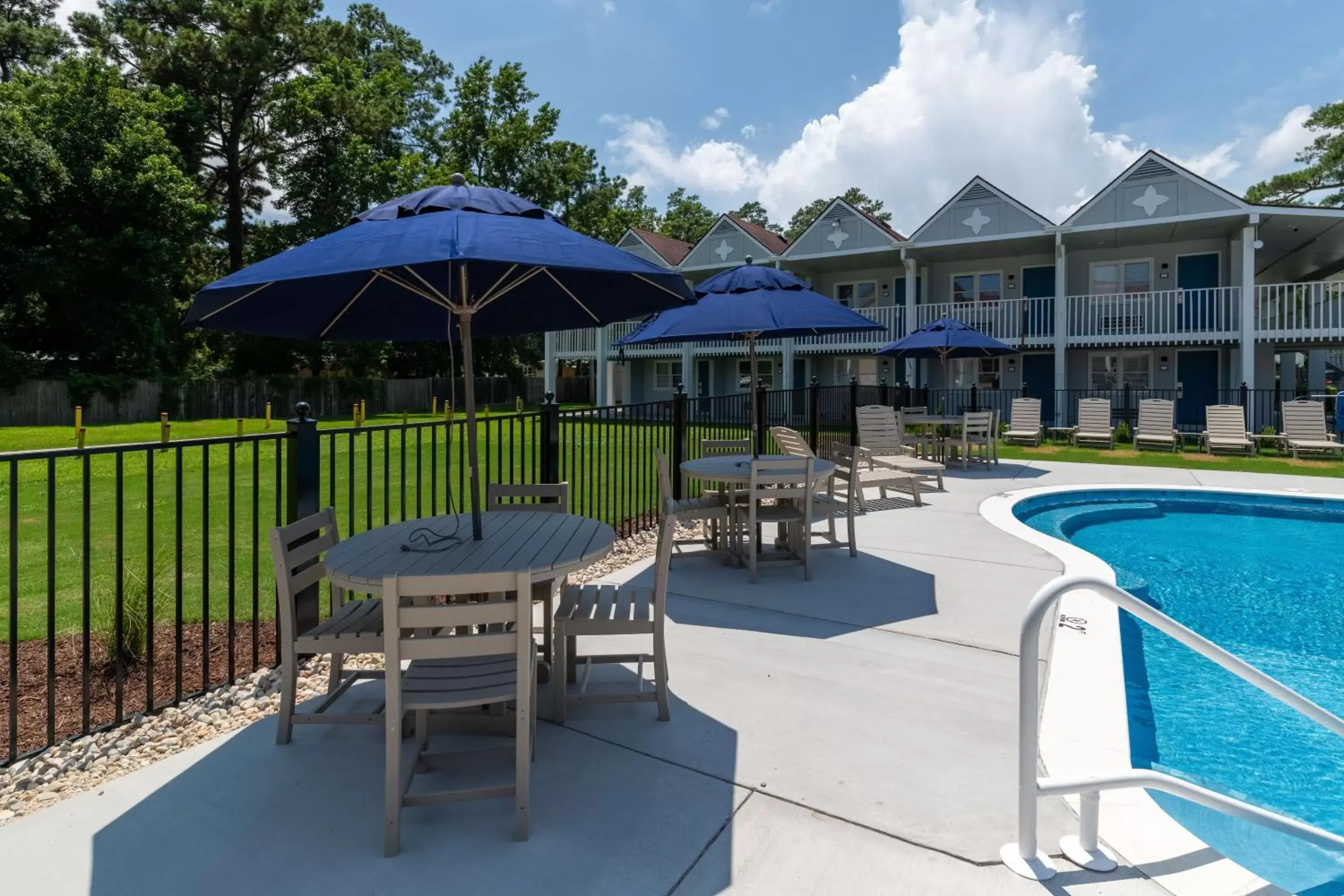 Swimming Pool in Hotel Manteo