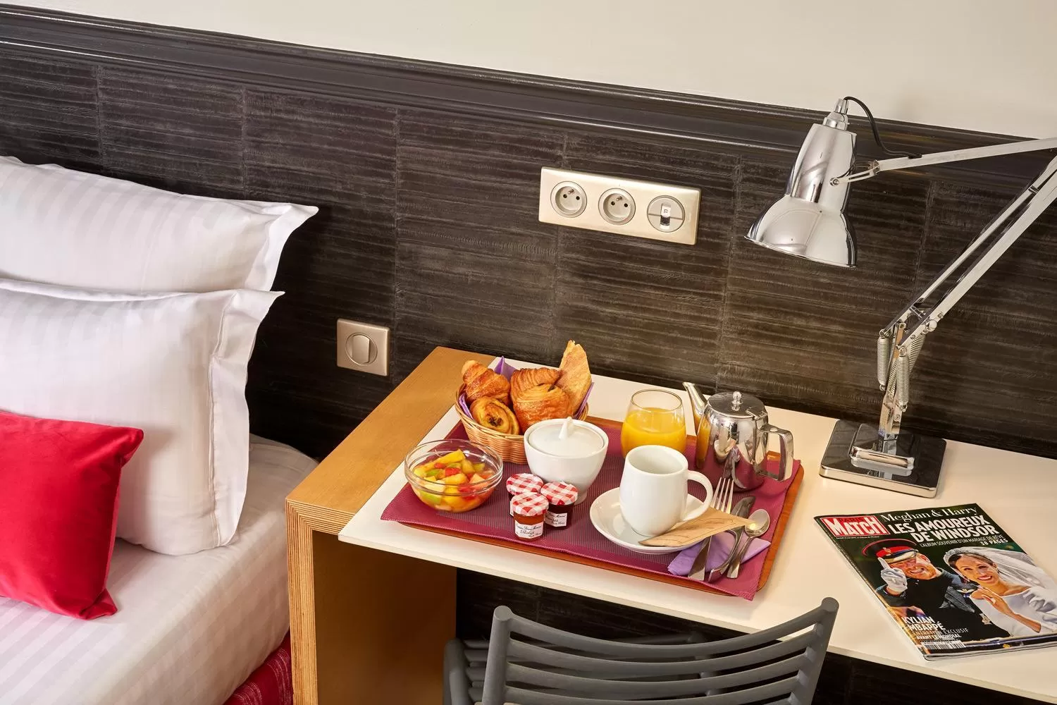 Food and drinks, Bed in Hotel Antin Trinité