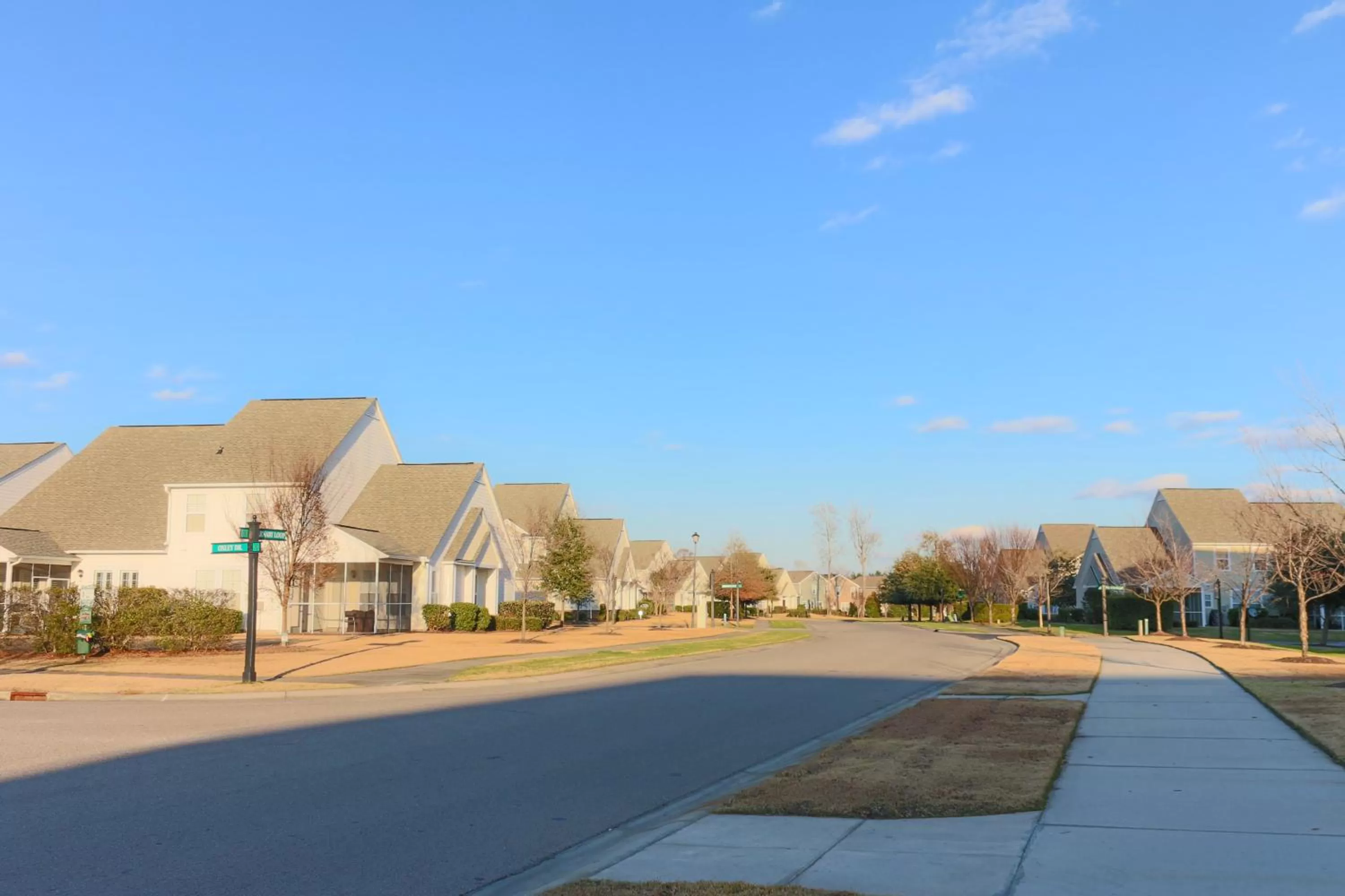 Area and facilities, Swimming Pool in River Oaks Golf Resort