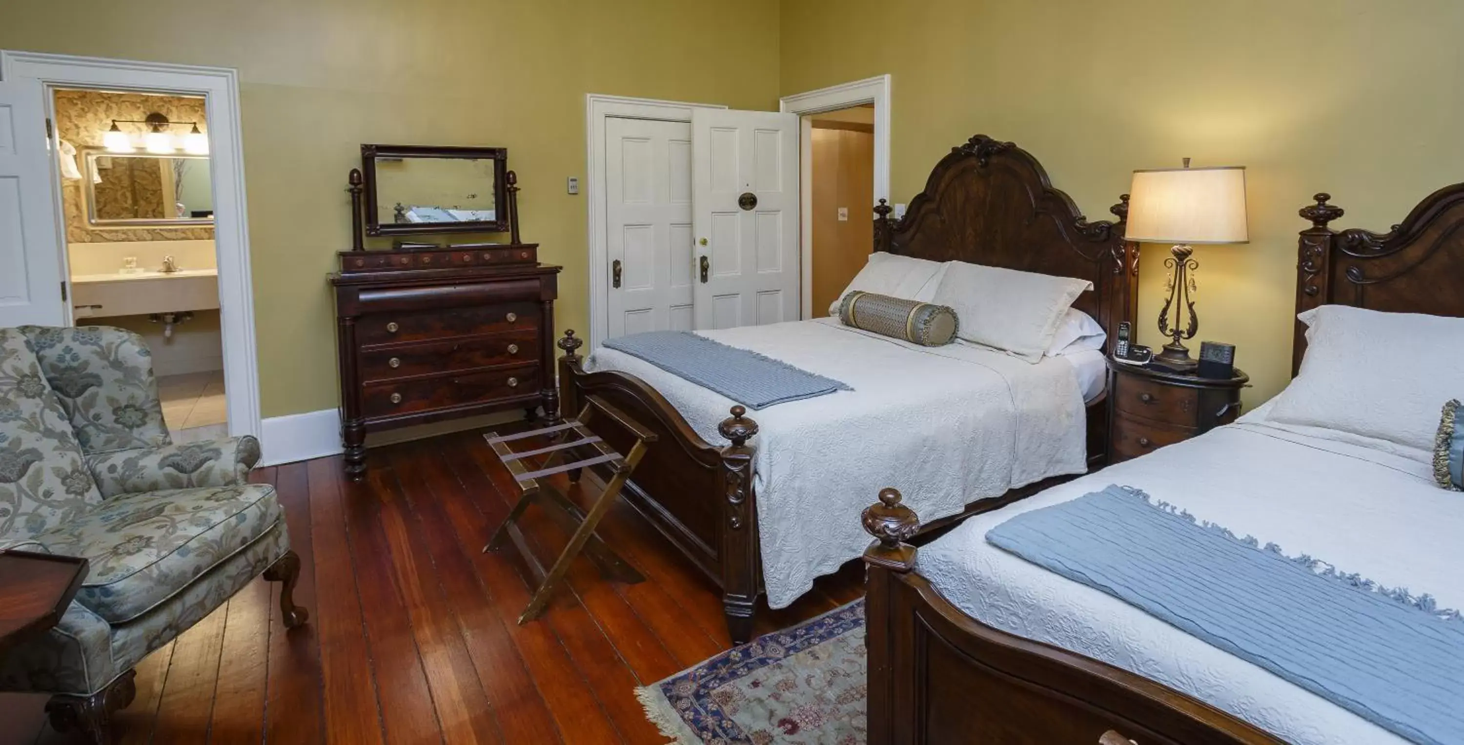 Photo of the whole room in Eliza Thompson House, Historic Inns of Savannah Collection