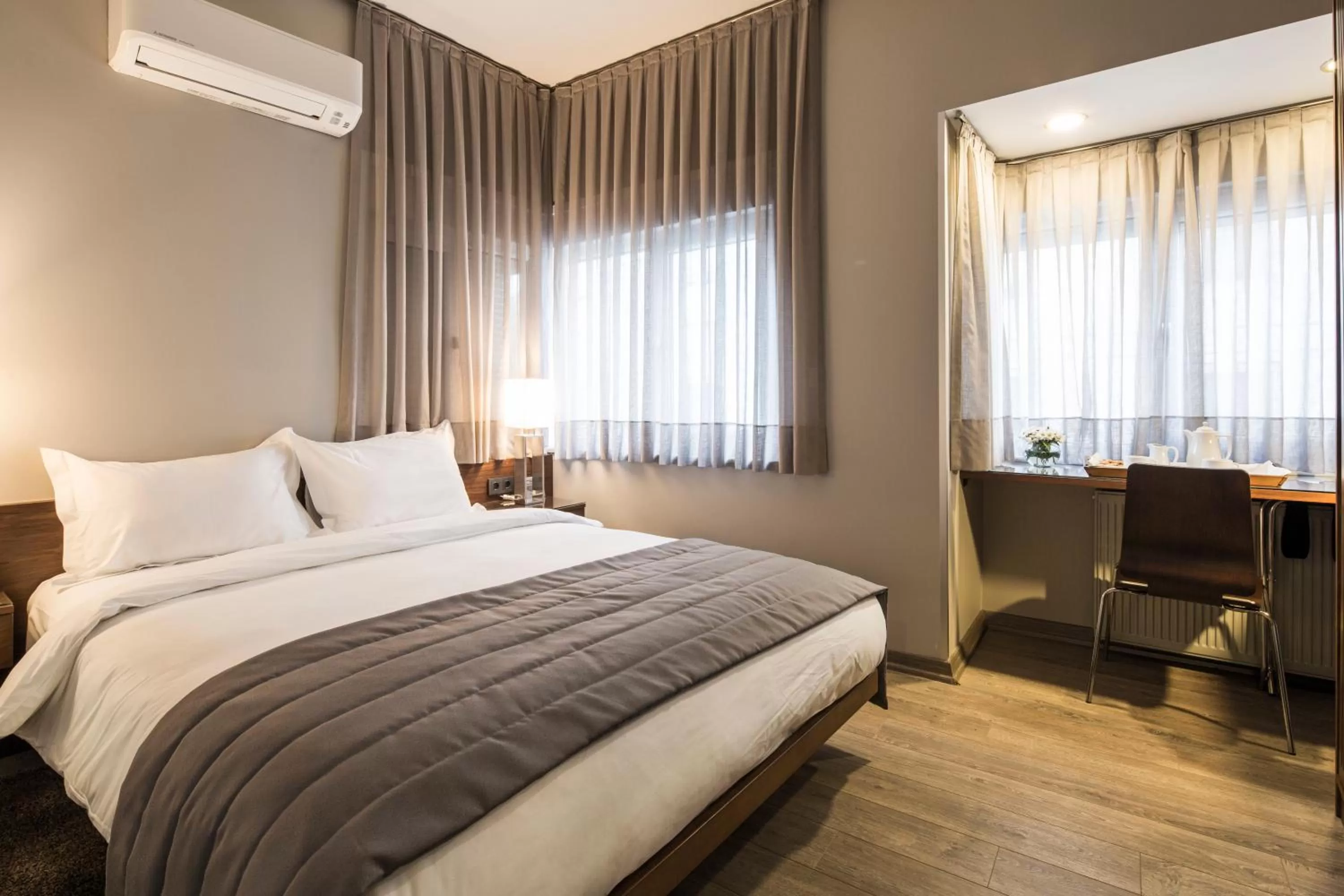 Photo of the whole room, Bed in Taxim Suites Residences Istanbul