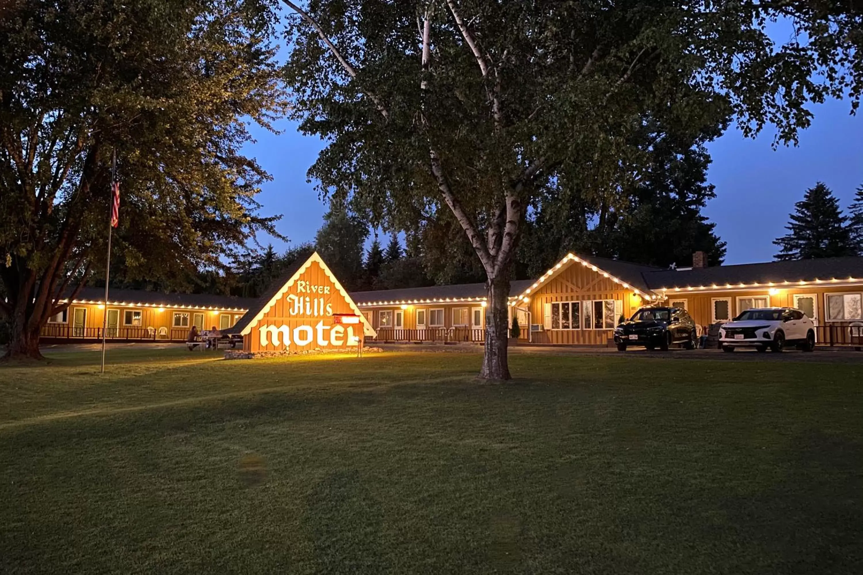 Facade/entrance, Property Building in The River Hills Motel