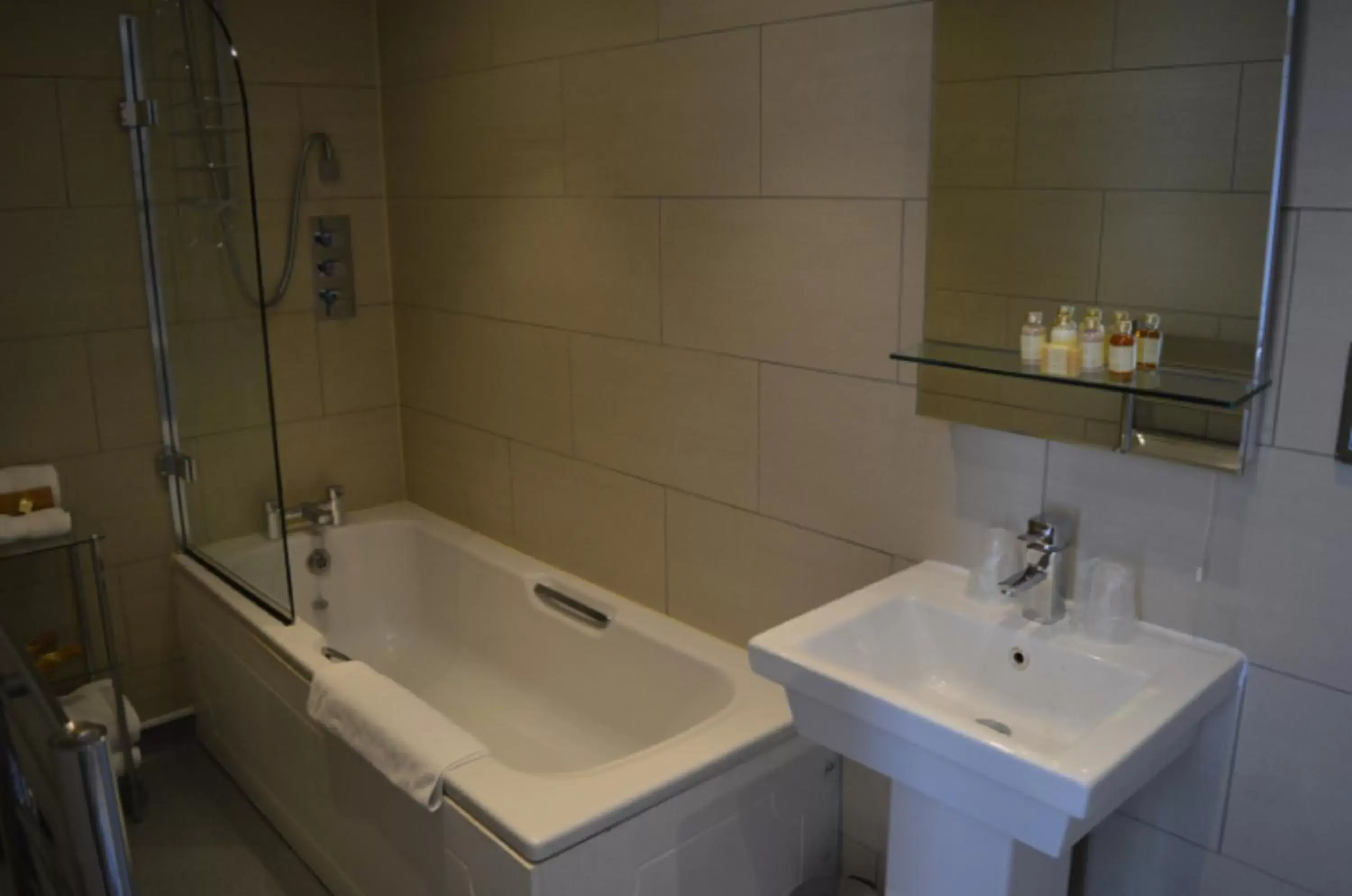 Bathroom in Cliff Hotel Bathroom in Cliff Hotel