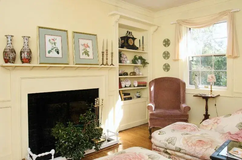 Living room, Seating Area in Longacre Bed And Breakfast