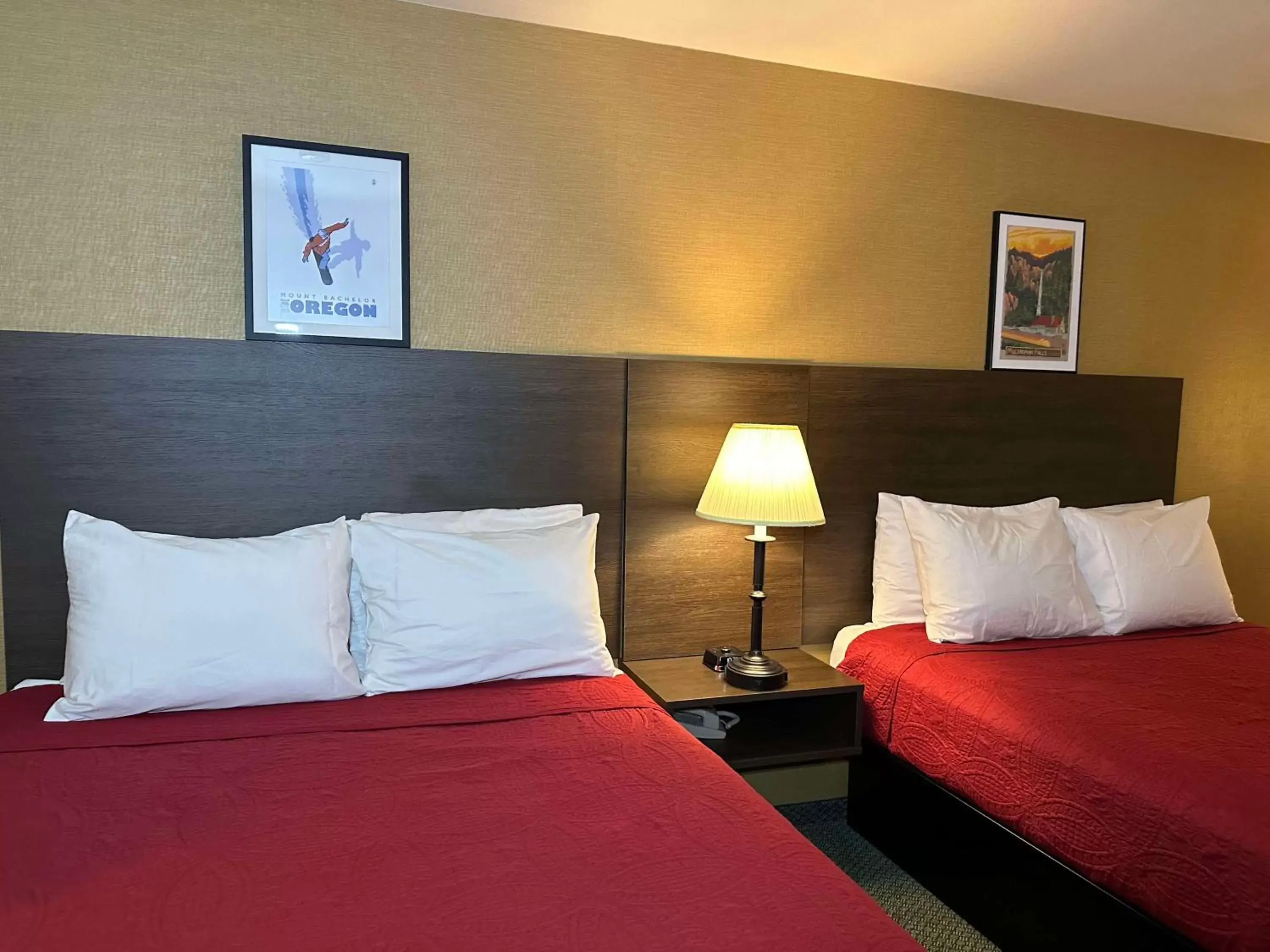 Bedroom, Bed in SureStay Plus by Best Western Enterprise