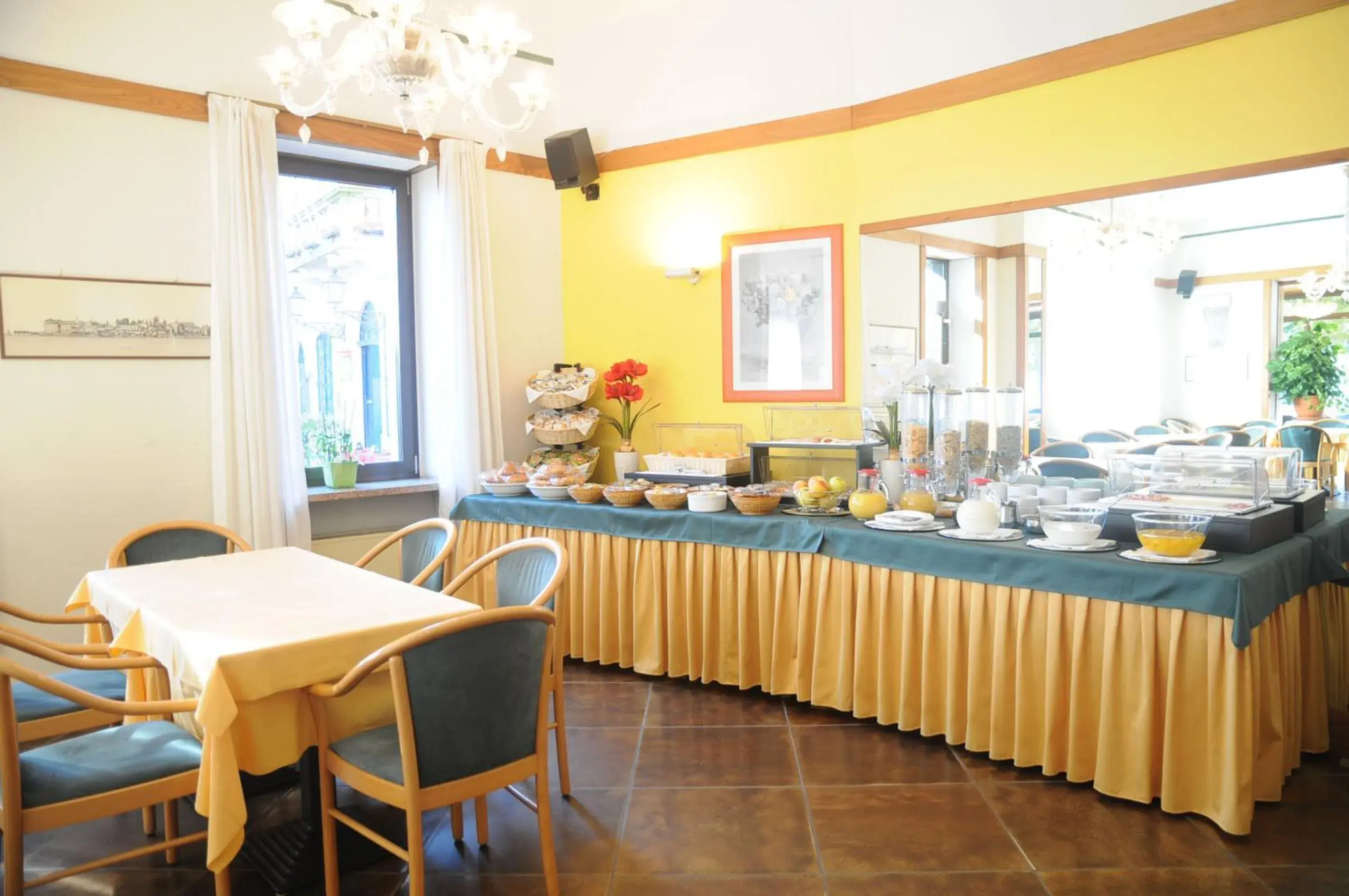 Restaurant/Places to Eat in Hotel Italie et Suisse